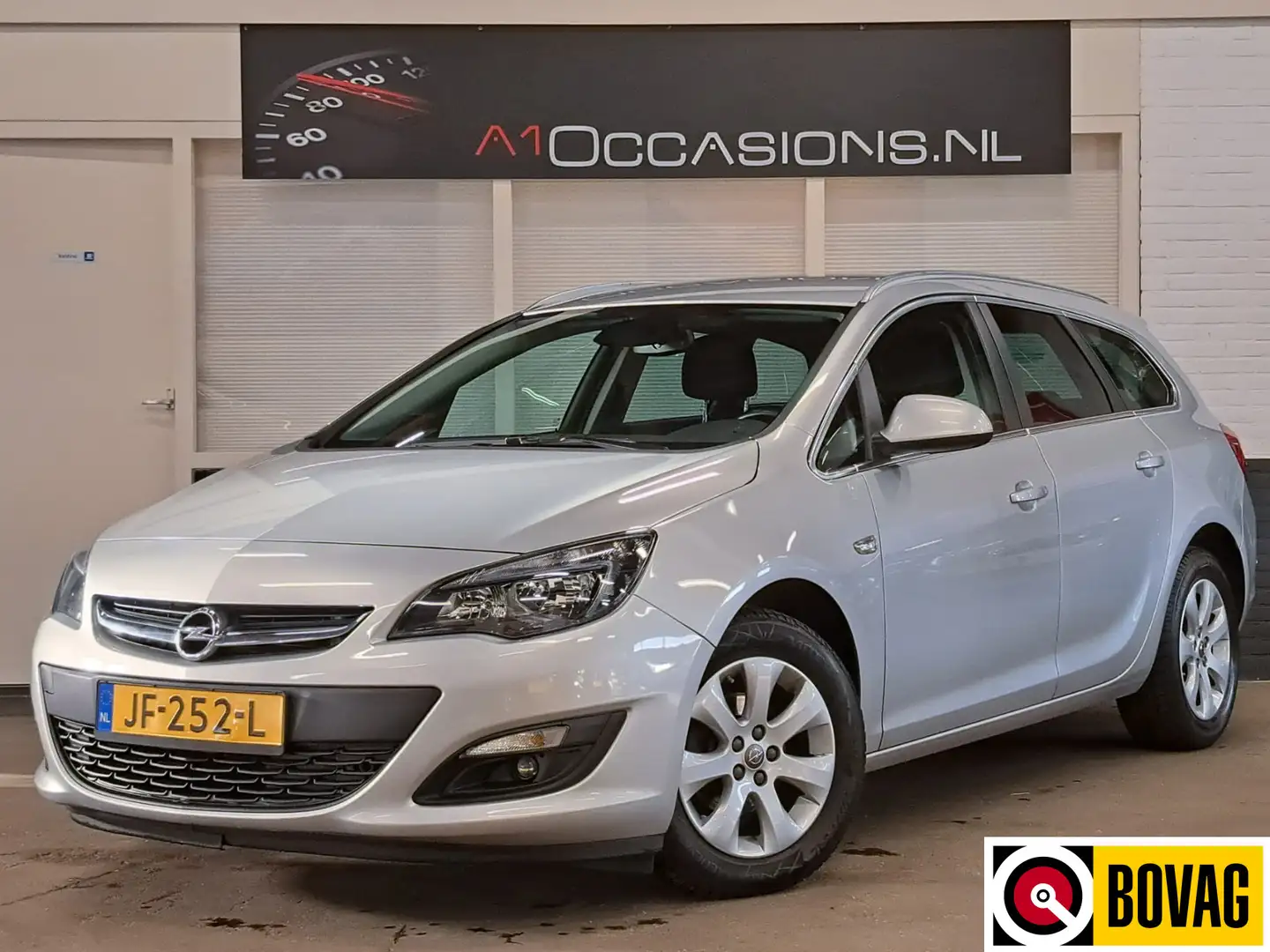 Opel Astra Sports Tourer 1.4 Turbo Blitz + NAVI Gris - 1
