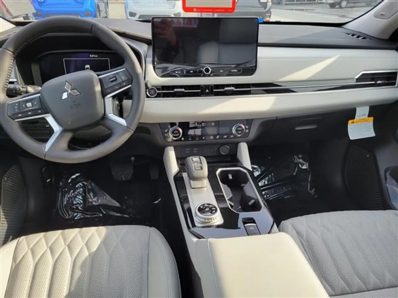 Mitsubishi Outlander снимка Mitsubishi Outlander