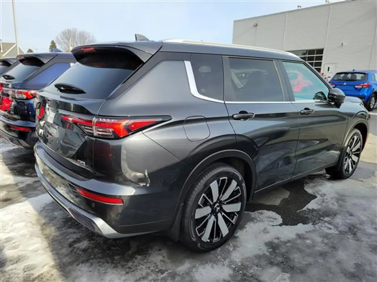 Mitsubishi Outlander снимка Mitsubishi Outlander