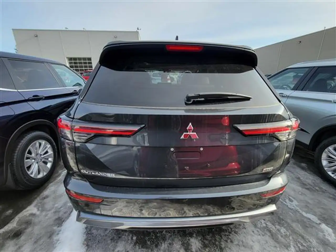 Mitsubishi Outlander снимка Mitsubishi Outlander