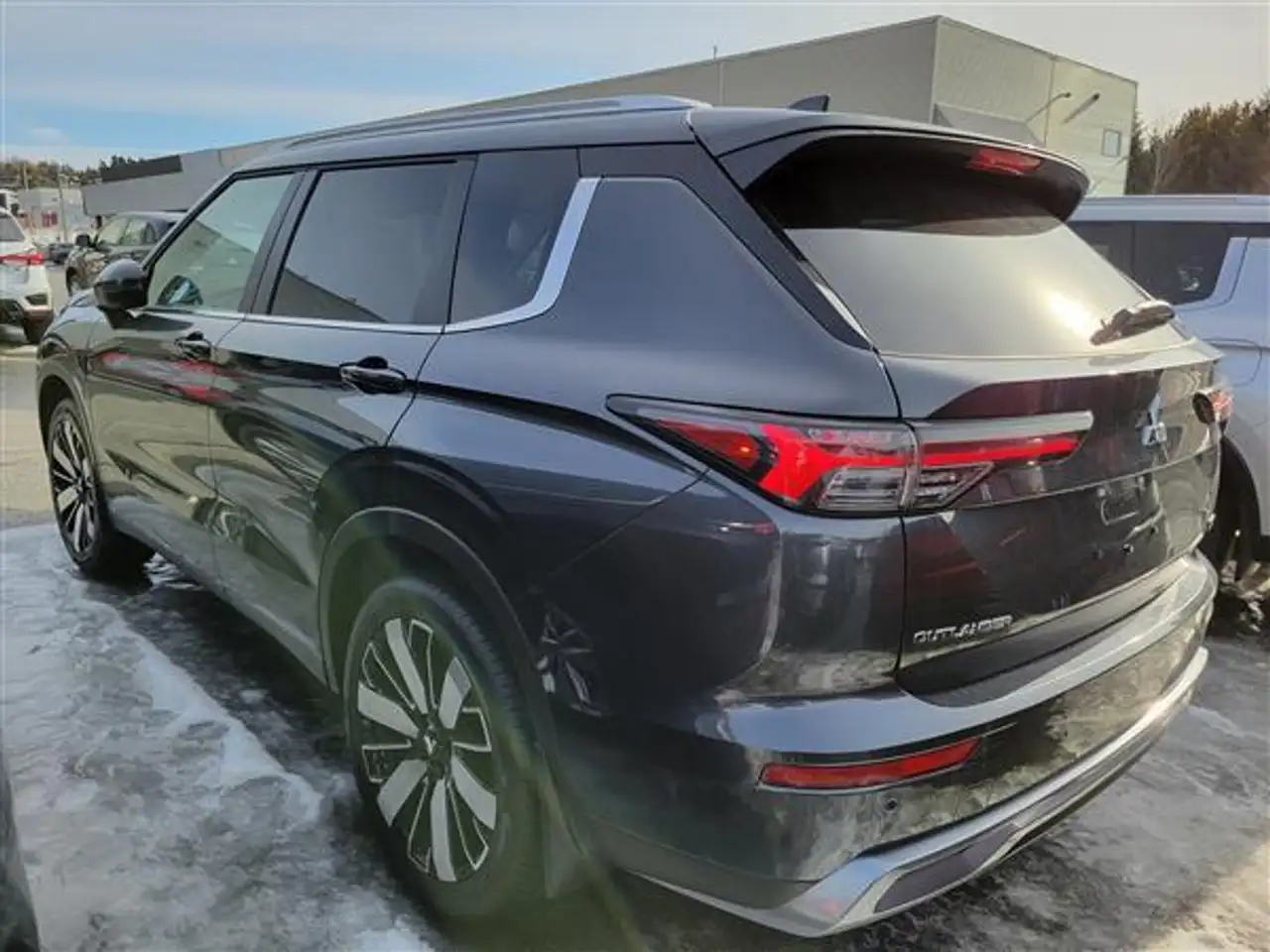 Mitsubishi Outlander снимка Mitsubishi Outlander