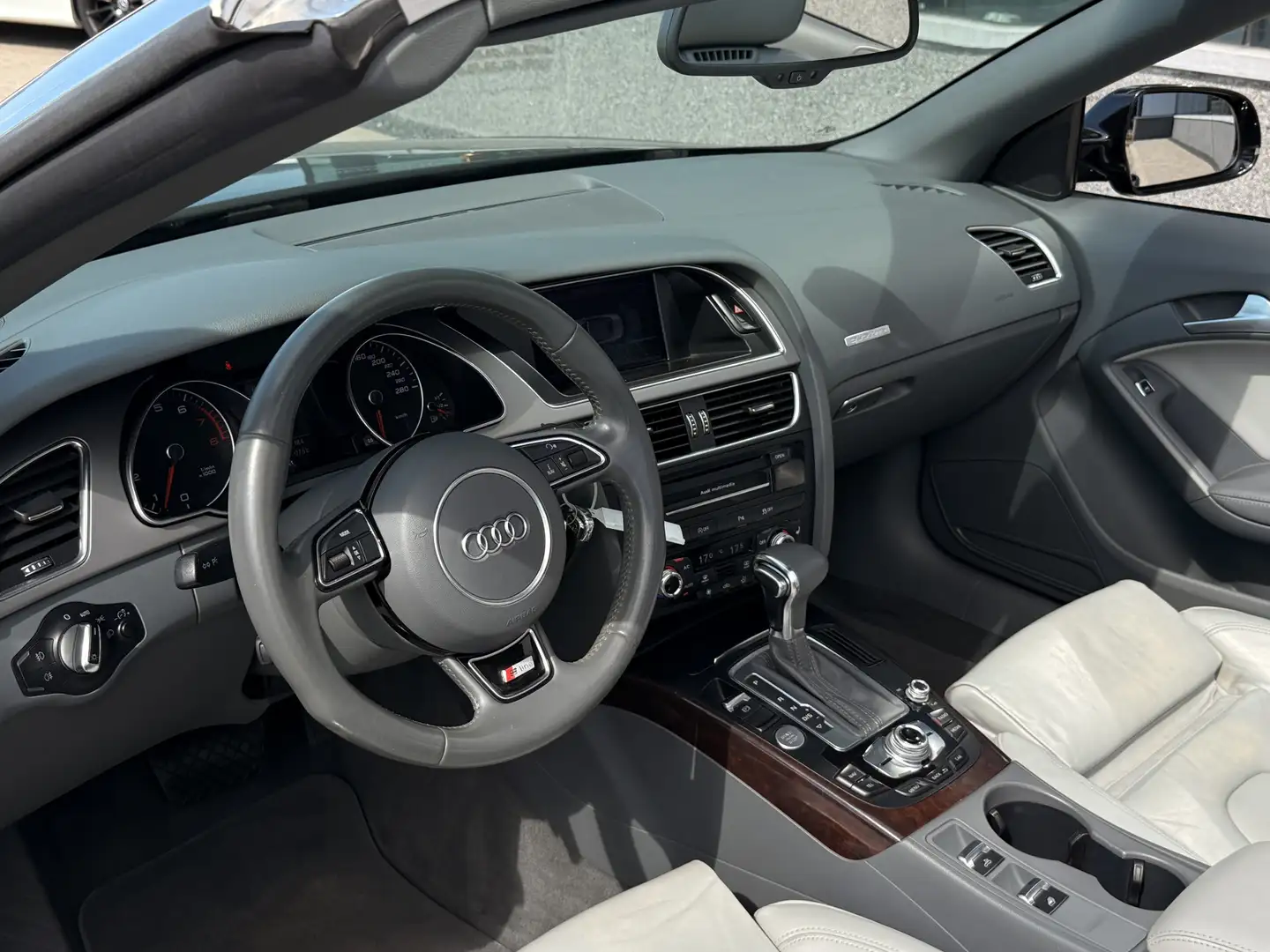 Audi A5 Cabriolet 3.0 V6 TFSI quattro Sport Edition | Crui Zwart - 2