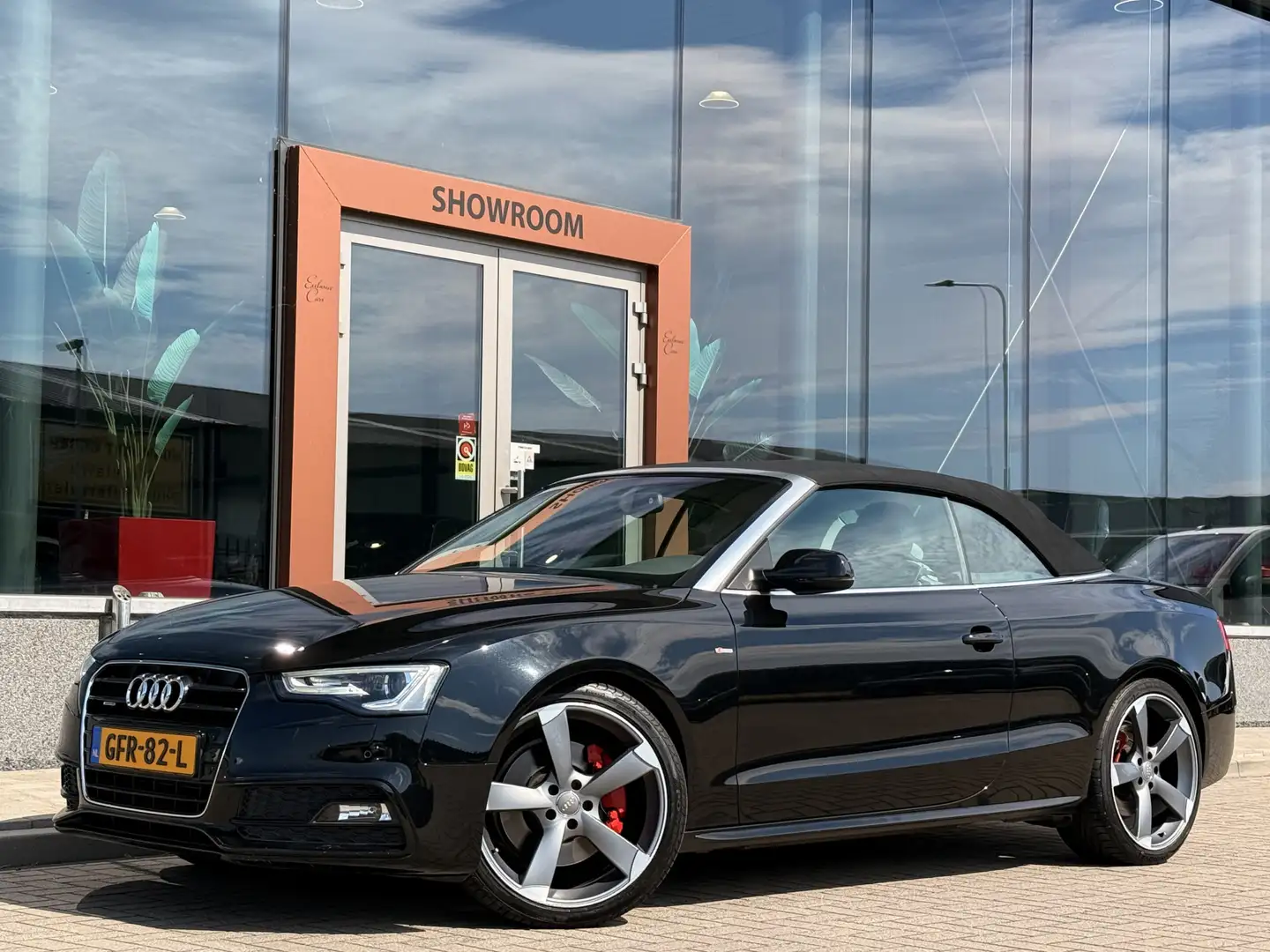 Audi A5 Cabriolet 3.0 V6 TFSI quattro Sport Edition | Crui Zwart - 1