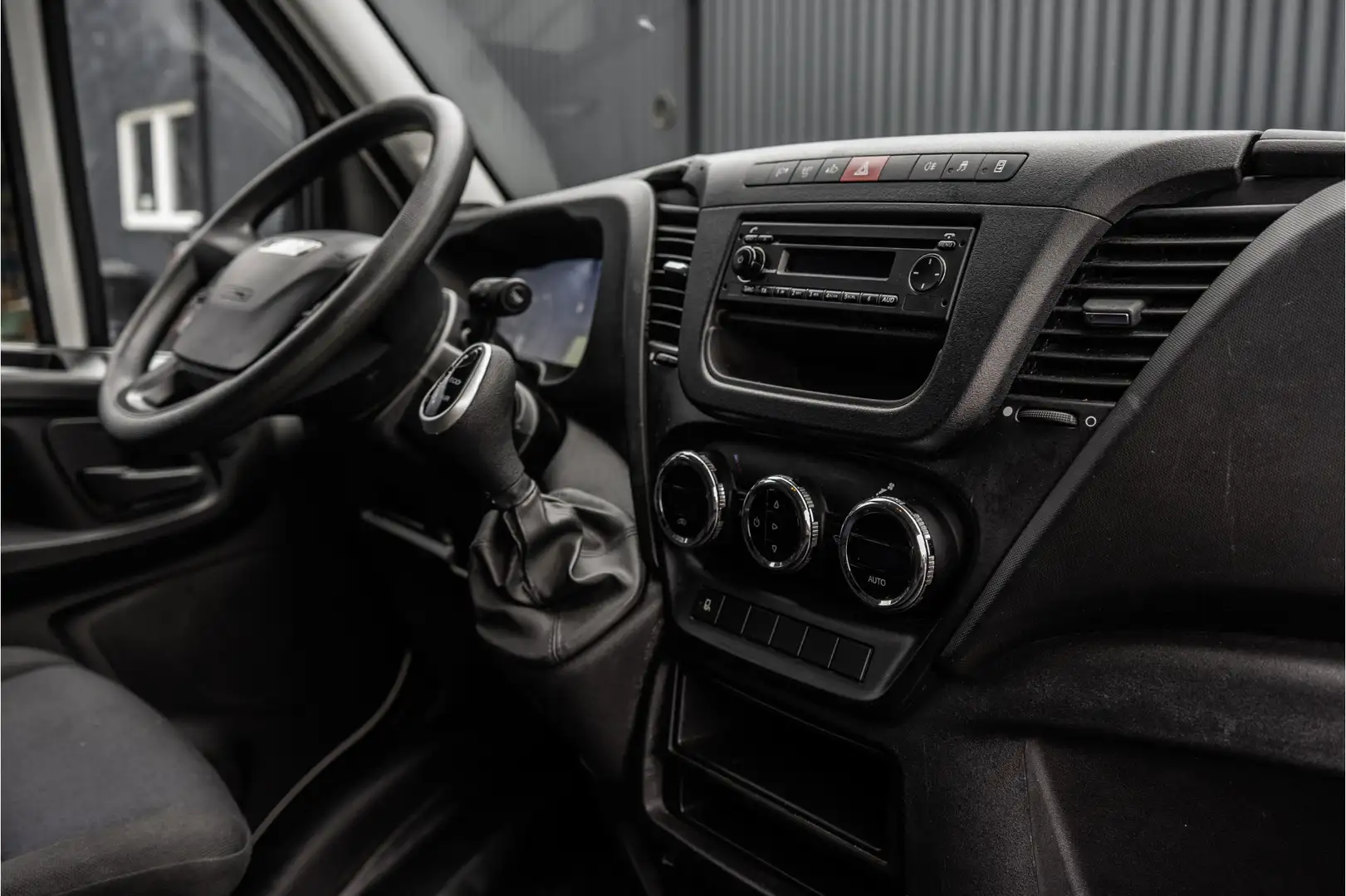 Iveco Daily 35S16V | L4H2 | 155PK | Automaat | Climate | Cruis Bianco - 2
