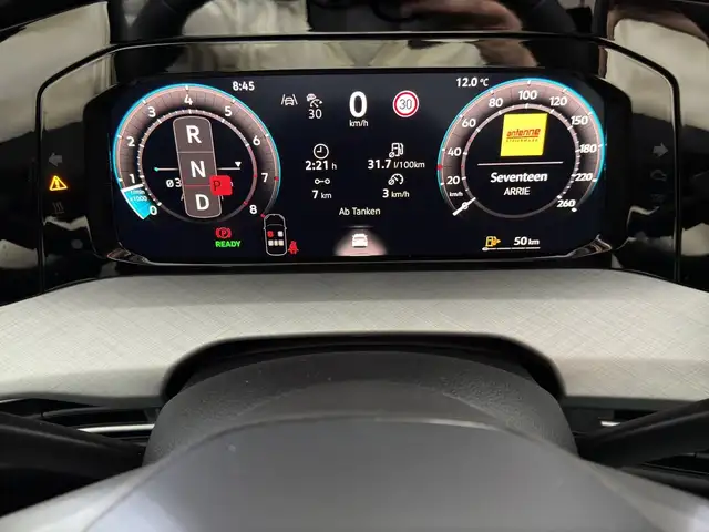 Volkswagen Golf view 9