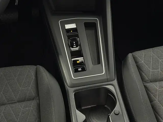 Volkswagen Golf view 12