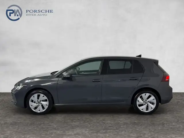 Volkswagen Golf view 3