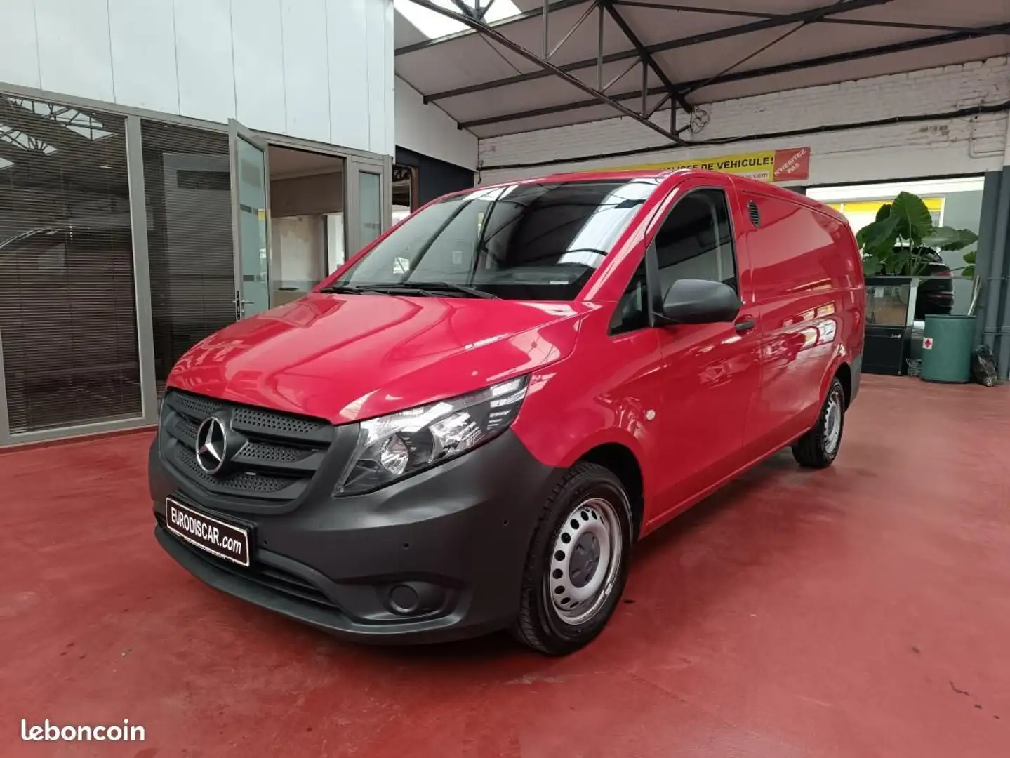 Mercedes-Benz Vito Mercedes FOURGON 111 CDI LONG Rot - 1