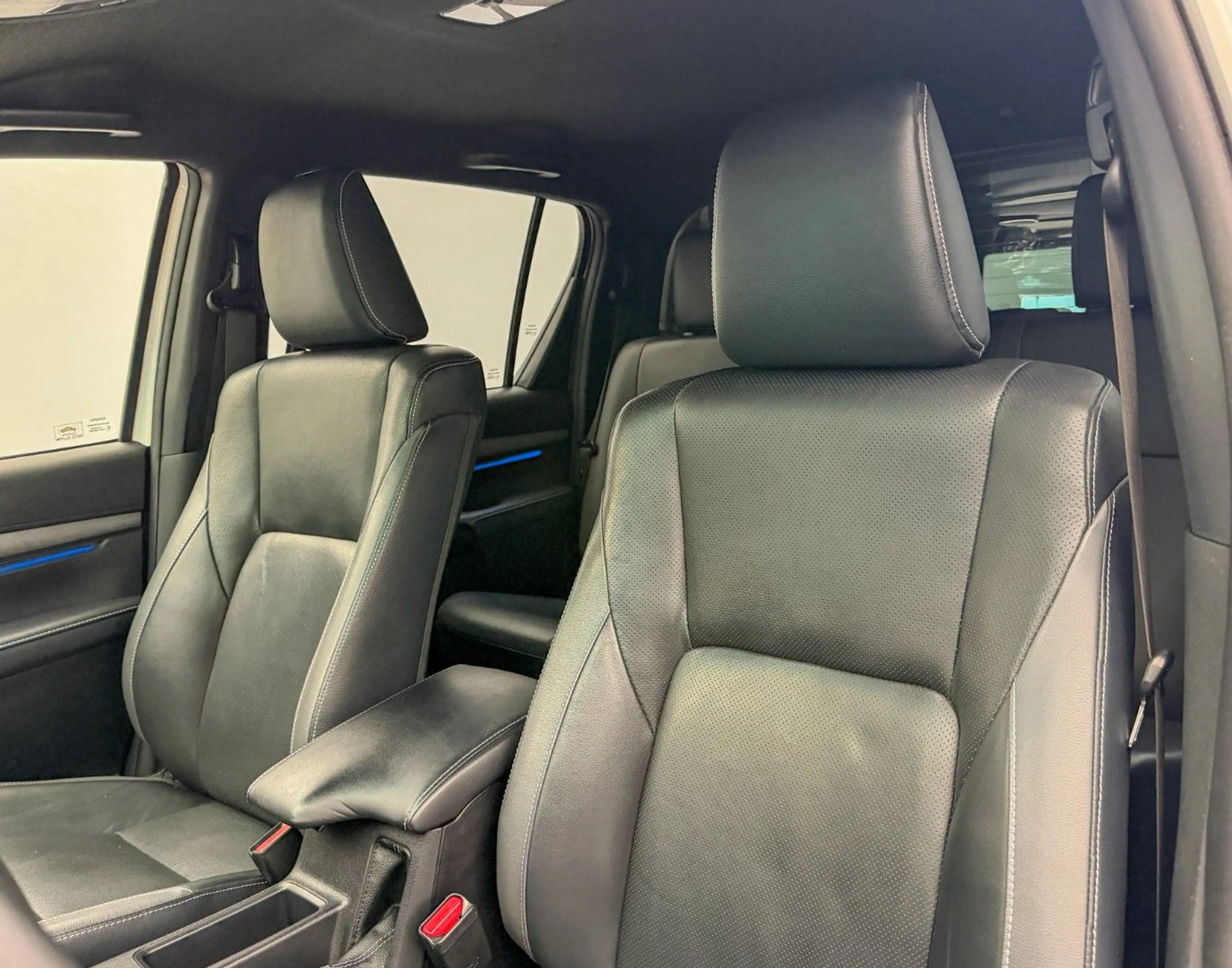 Toyota Hilux 2.8 D4-D INVINCIBLE AHK°JBL°Assistenz°Navi — photo 3