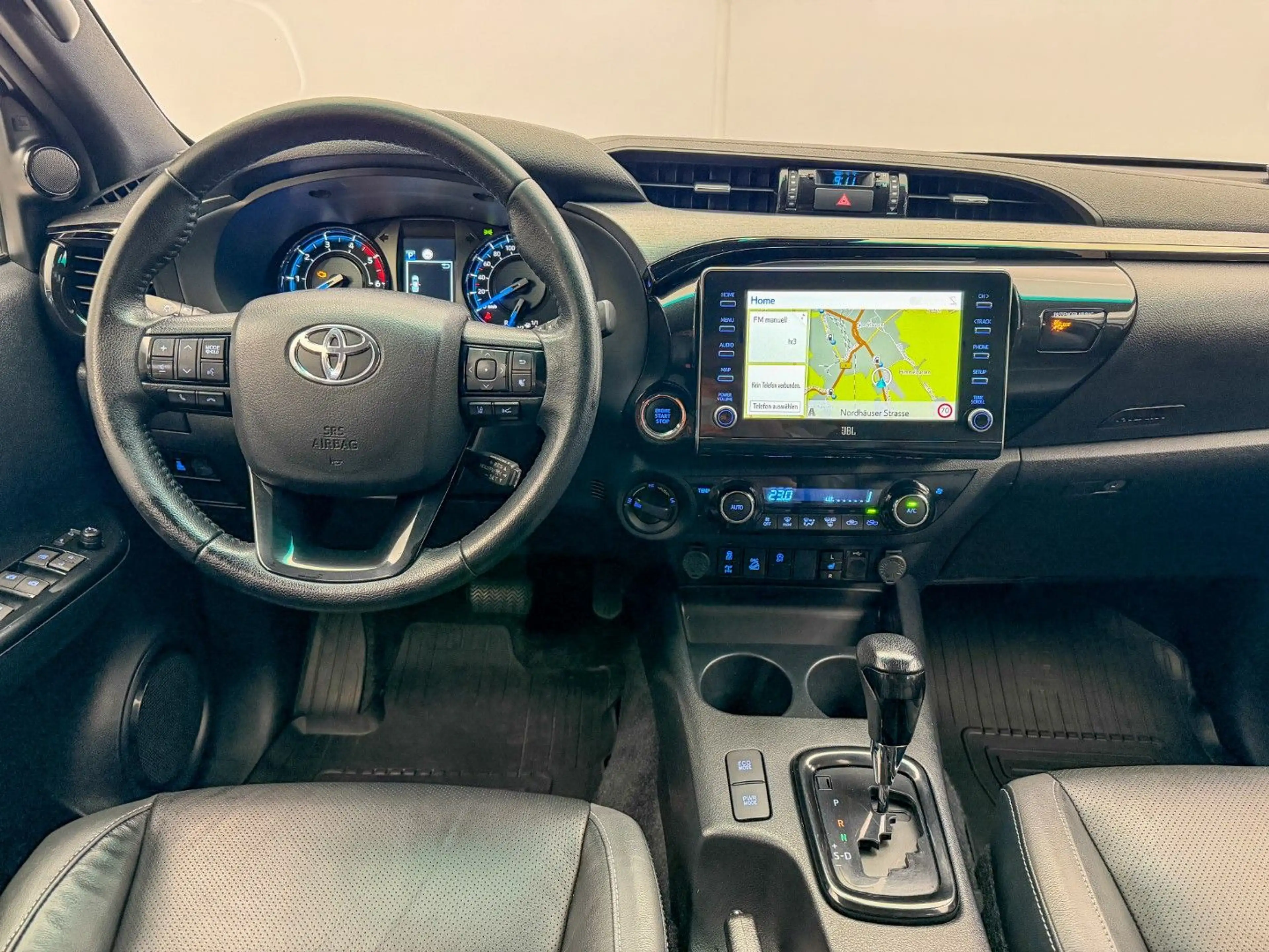 Toyota Hilux 2.8 D4-D INVINCIBLE AHK°JBL°Assistenz°Navi — photo 2