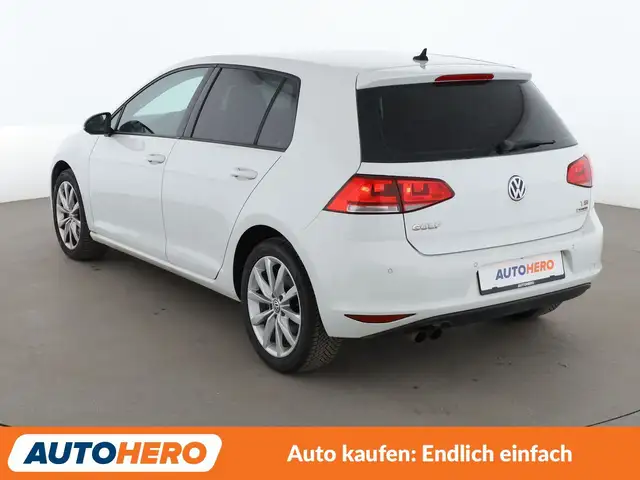 Volkswagen Golf view 4
