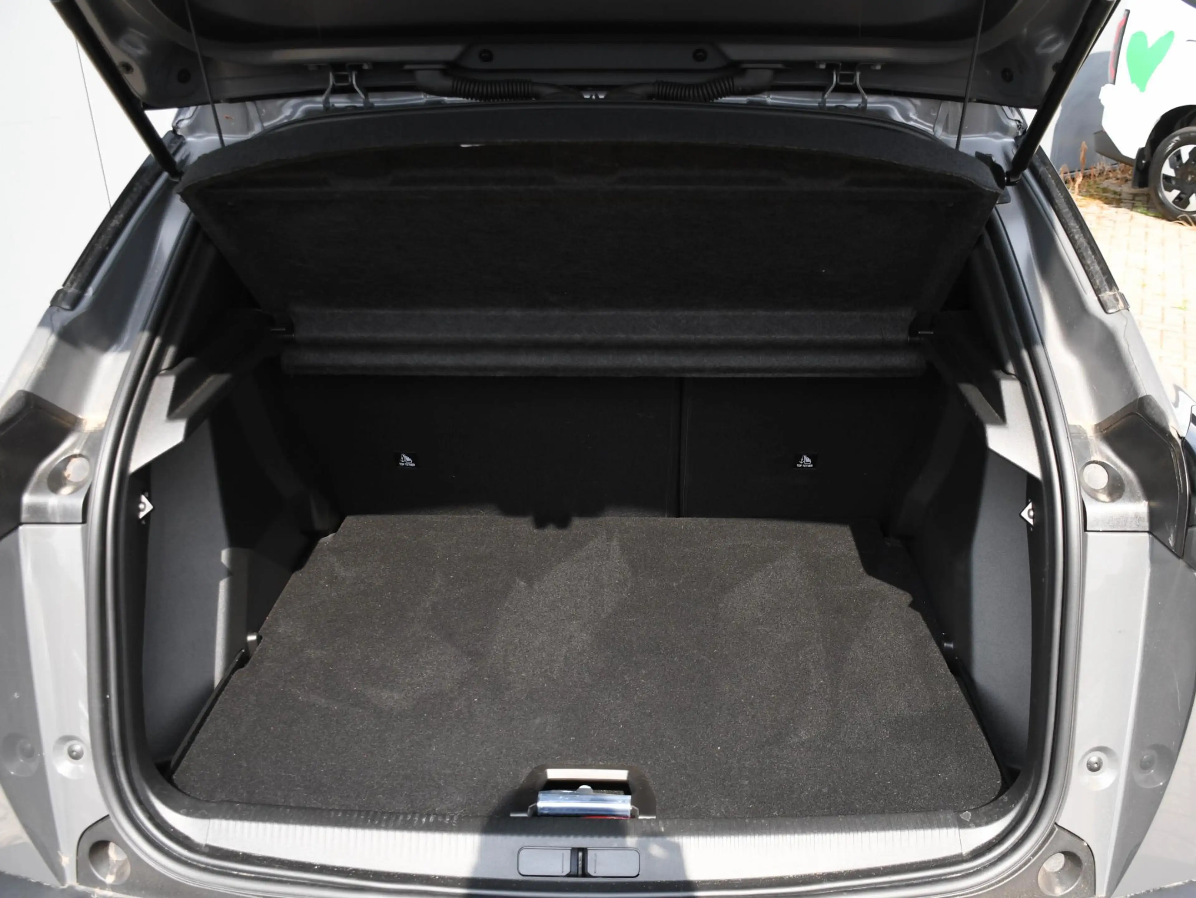 Peugeot e-2008 GT Avantage 54kWh 156pk Automaat DODE HOEK | ADAP. — photo 12