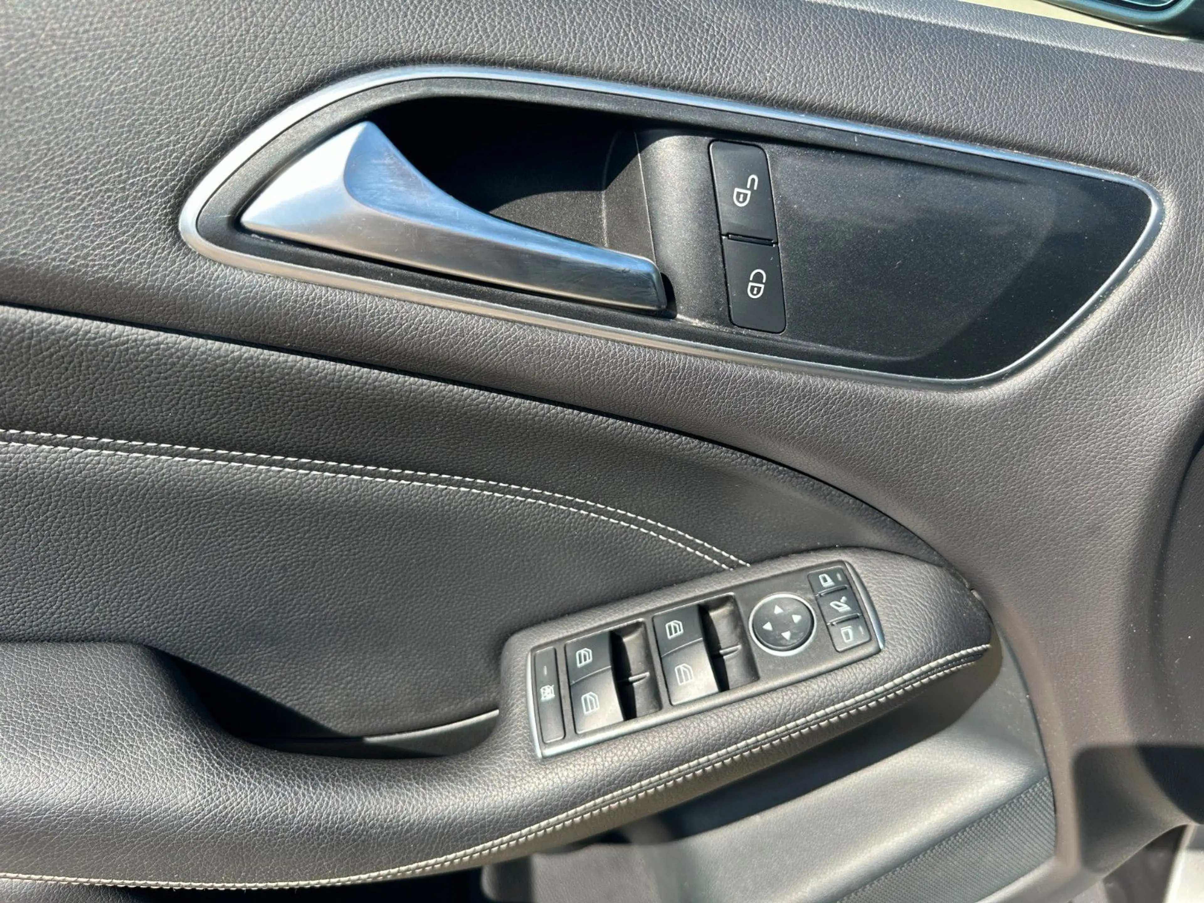 Mercedes-Benz B 180 Alu PDC SHZ Temp T-Leder — photo 14