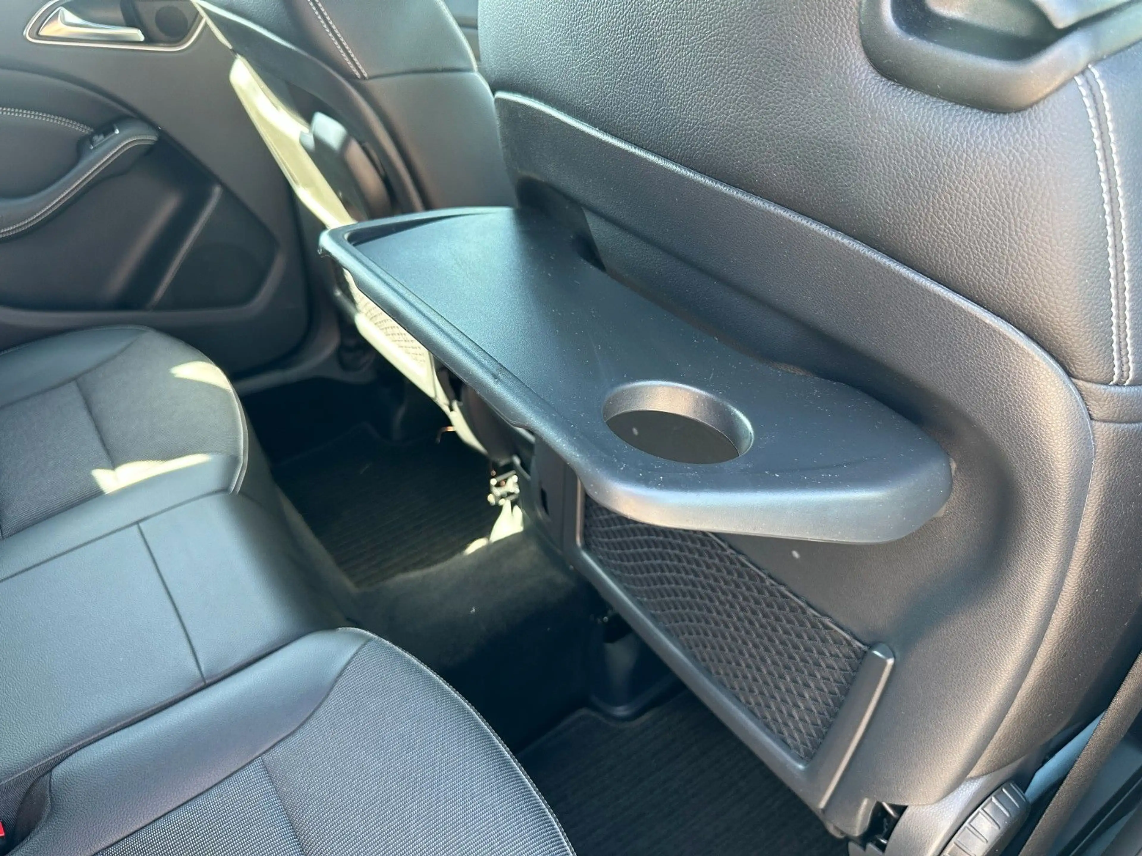 Mercedes-Benz B 180 Alu PDC SHZ Temp T-Leder — photo 15