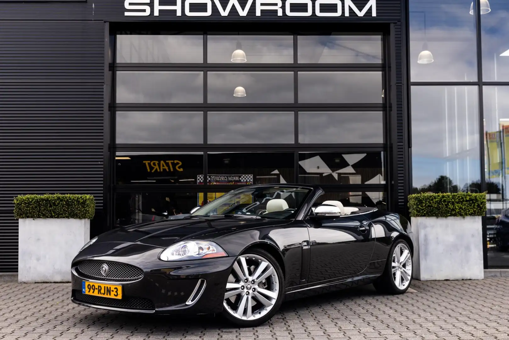 Jaguar XK 5.0 V8 Convertible Portfolio, NL Auto, Uniek, Deal Grijs - 2