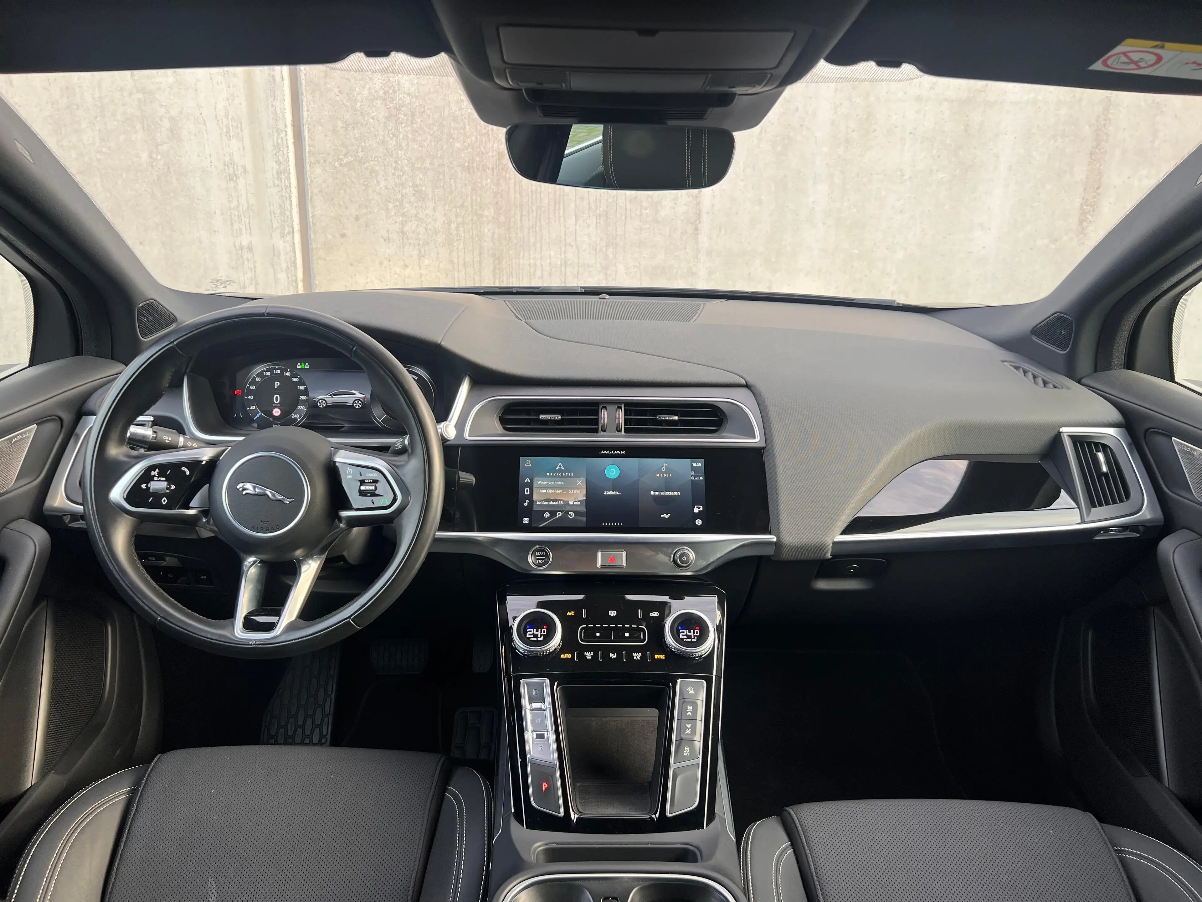 Jaguar I-Pace EV400 AWD — photo 8