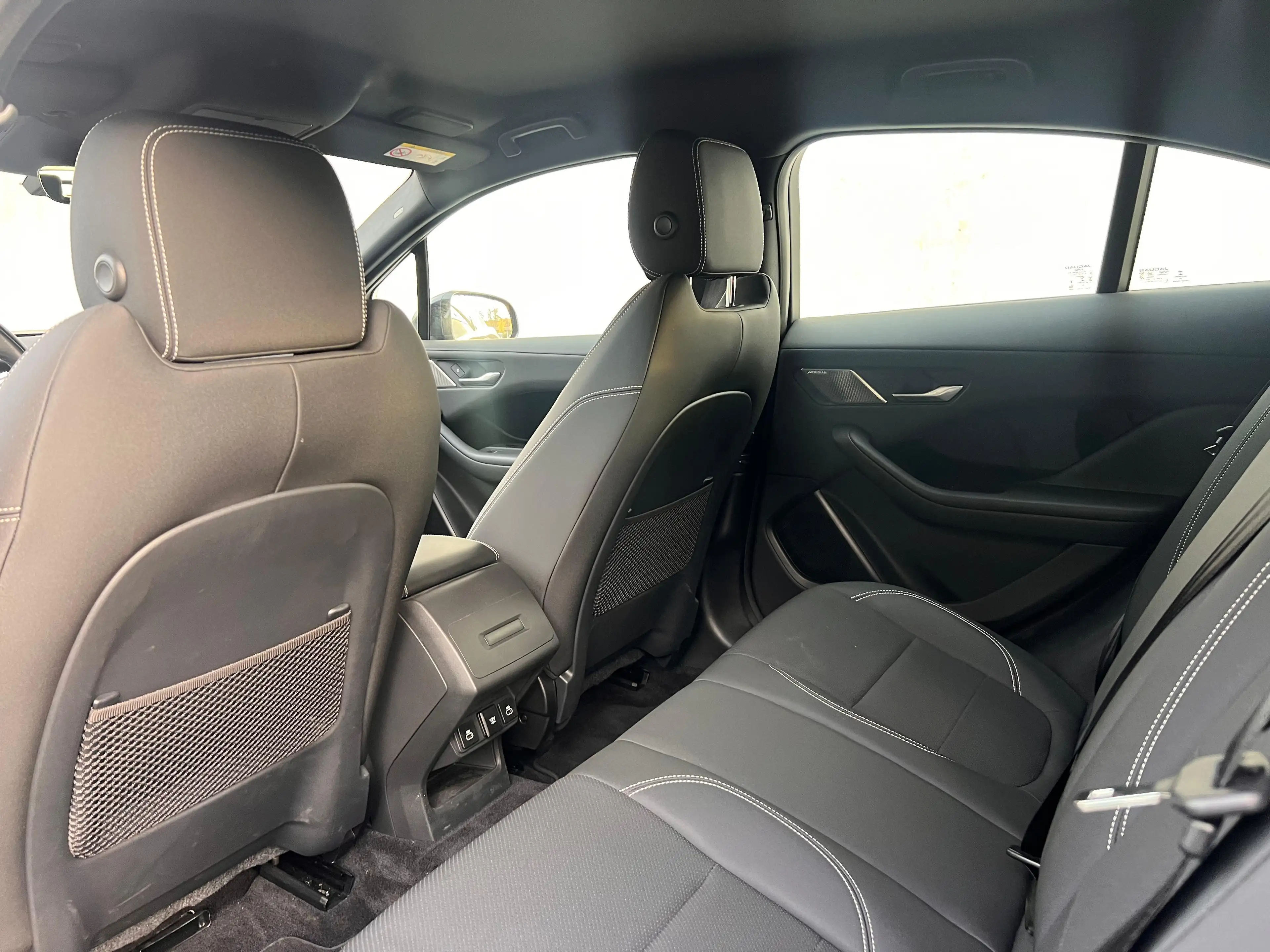 Jaguar I-Pace EV400 AWD — photo 14