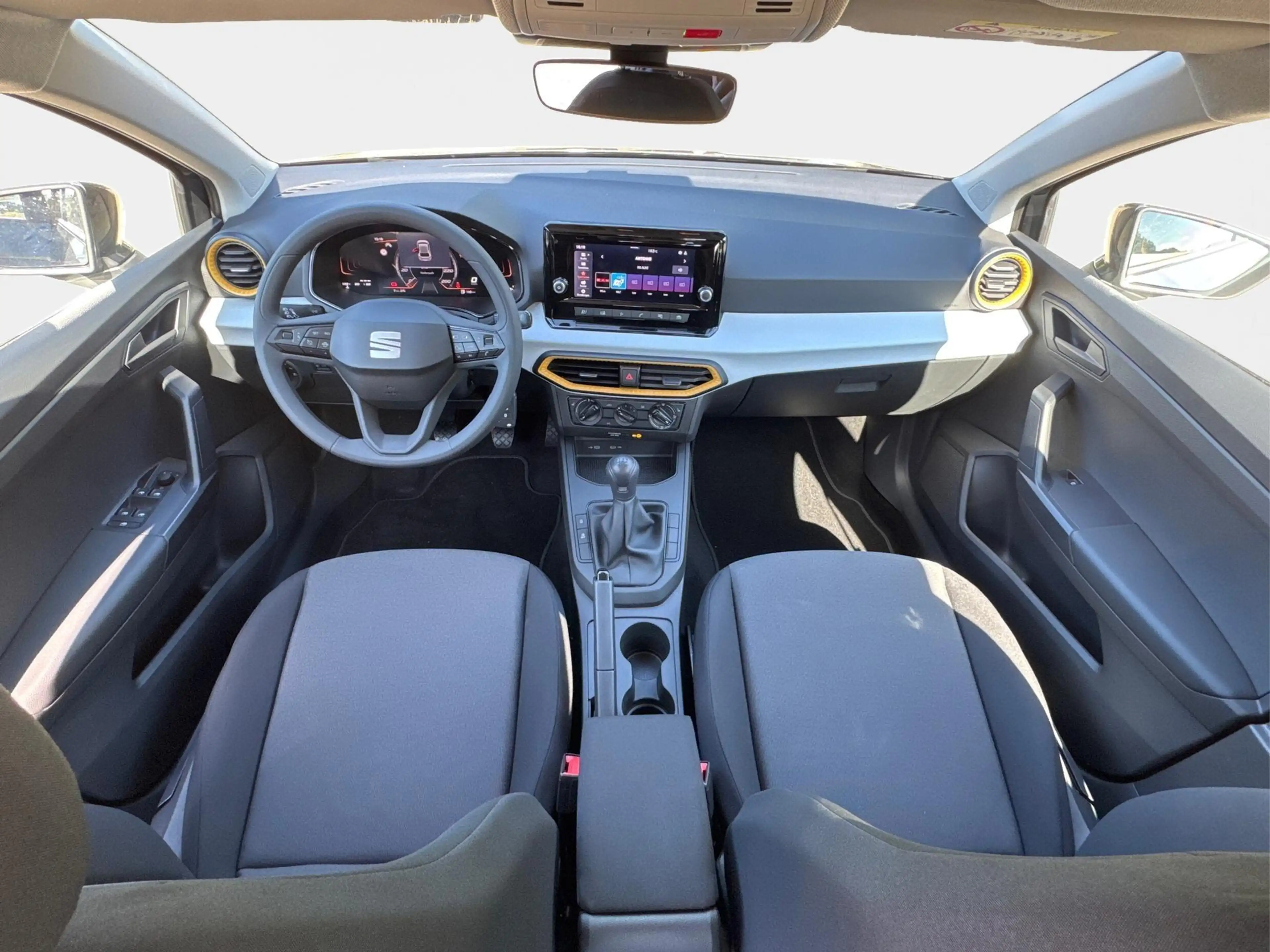 SEAT Ibiza Reference SHZ+FULL LINK+KLIMA+PDC+LED+15" ALU+T... — photo 7