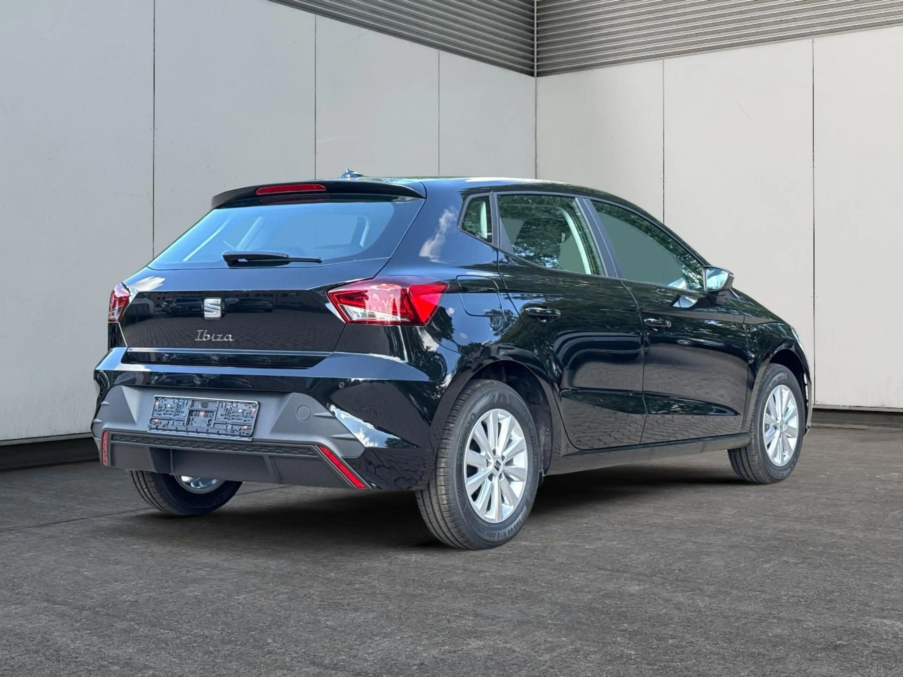 SEAT Ibiza Reference SHZ+FULL LINK+KLIMA+PDC+LED+15" ALU+T... — photo 3