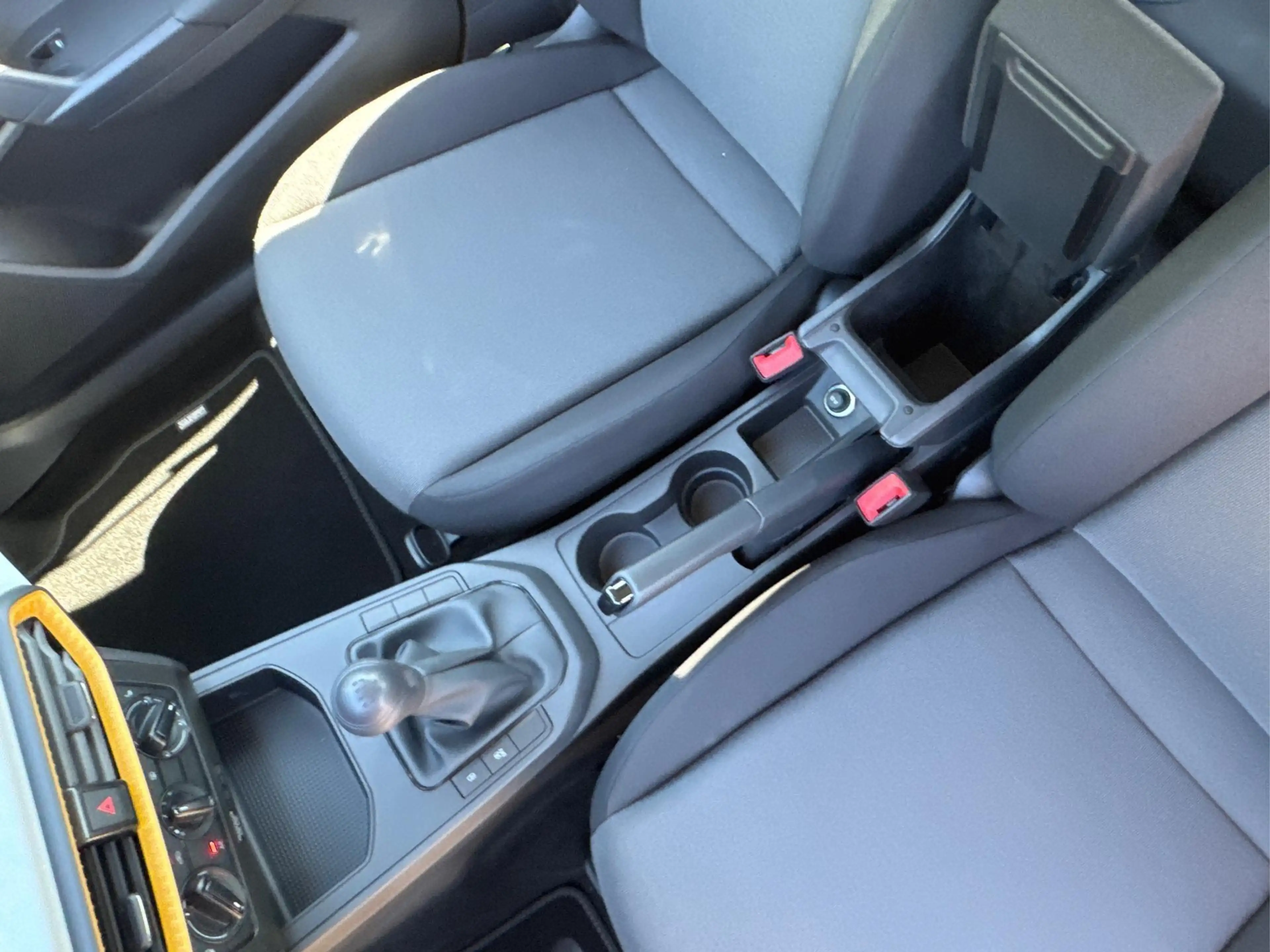 SEAT Ibiza Reference SHZ+FULL LINK+KLIMA+PDC+LED+15" ALU+T... — photo 15
