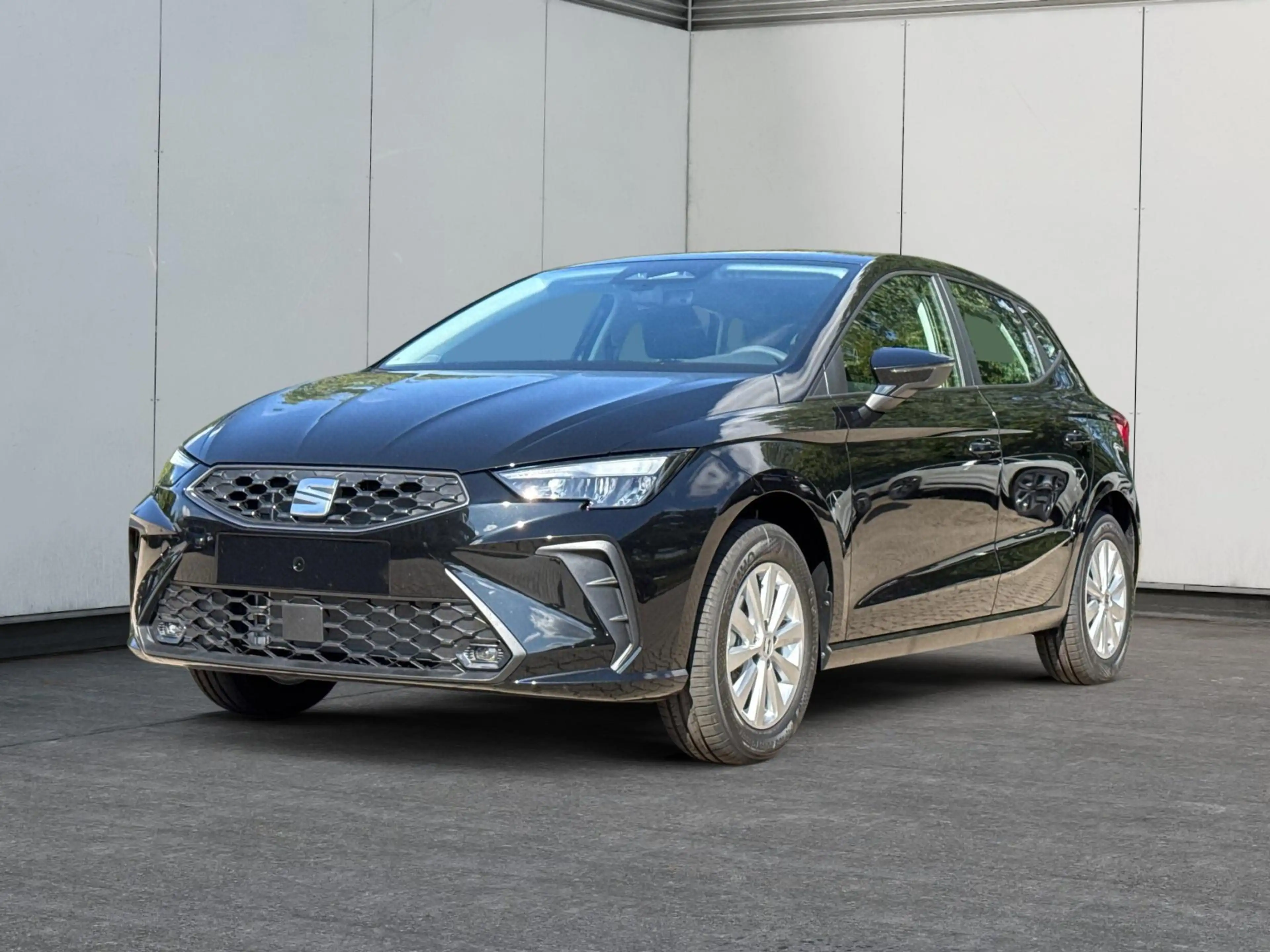 SEAT Ibiza Reference SHZ+FULL LINK+KLIMA+PDC+LED+15" ALU+T...