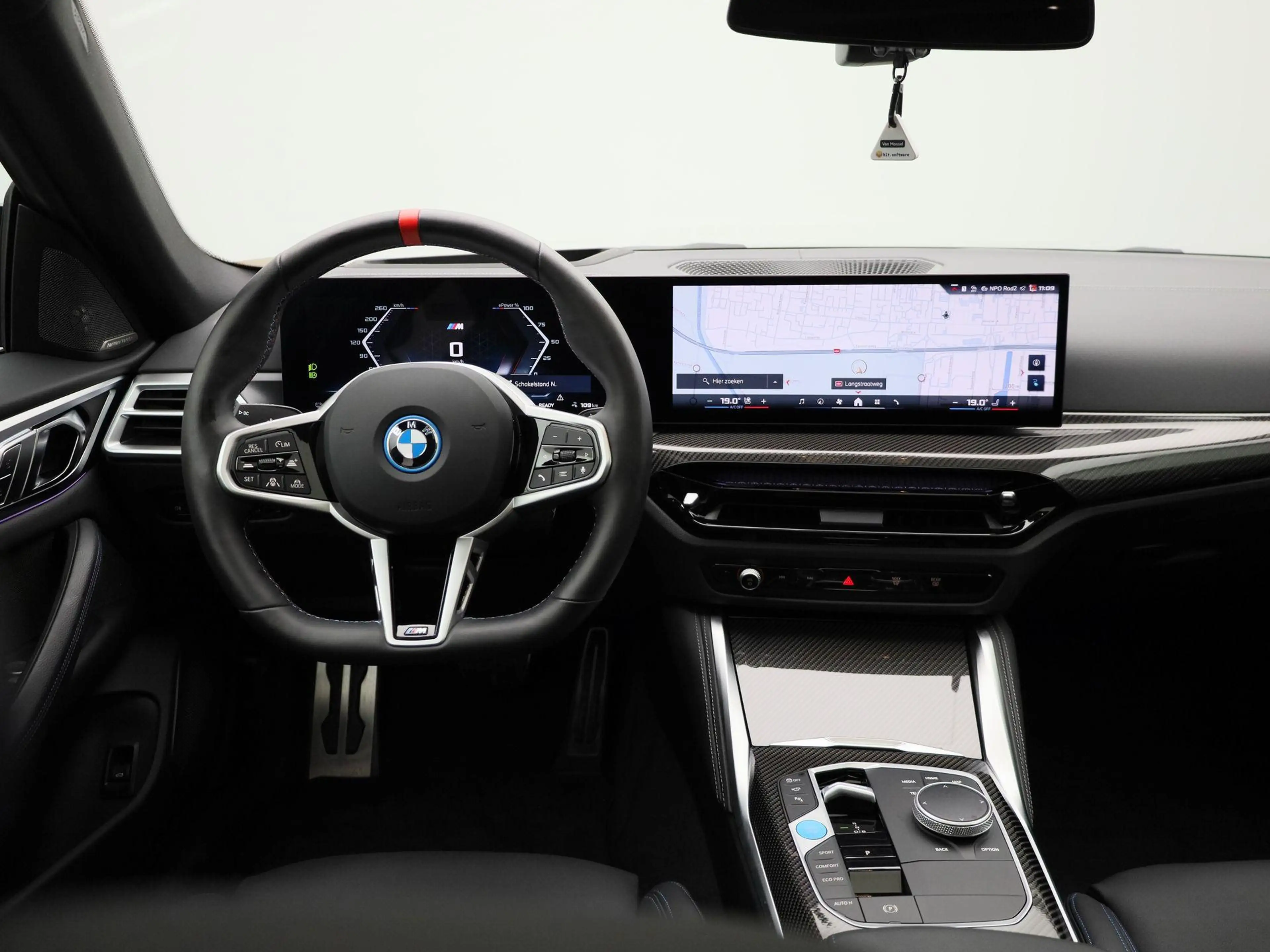 BMW i4 M50 — photo 7