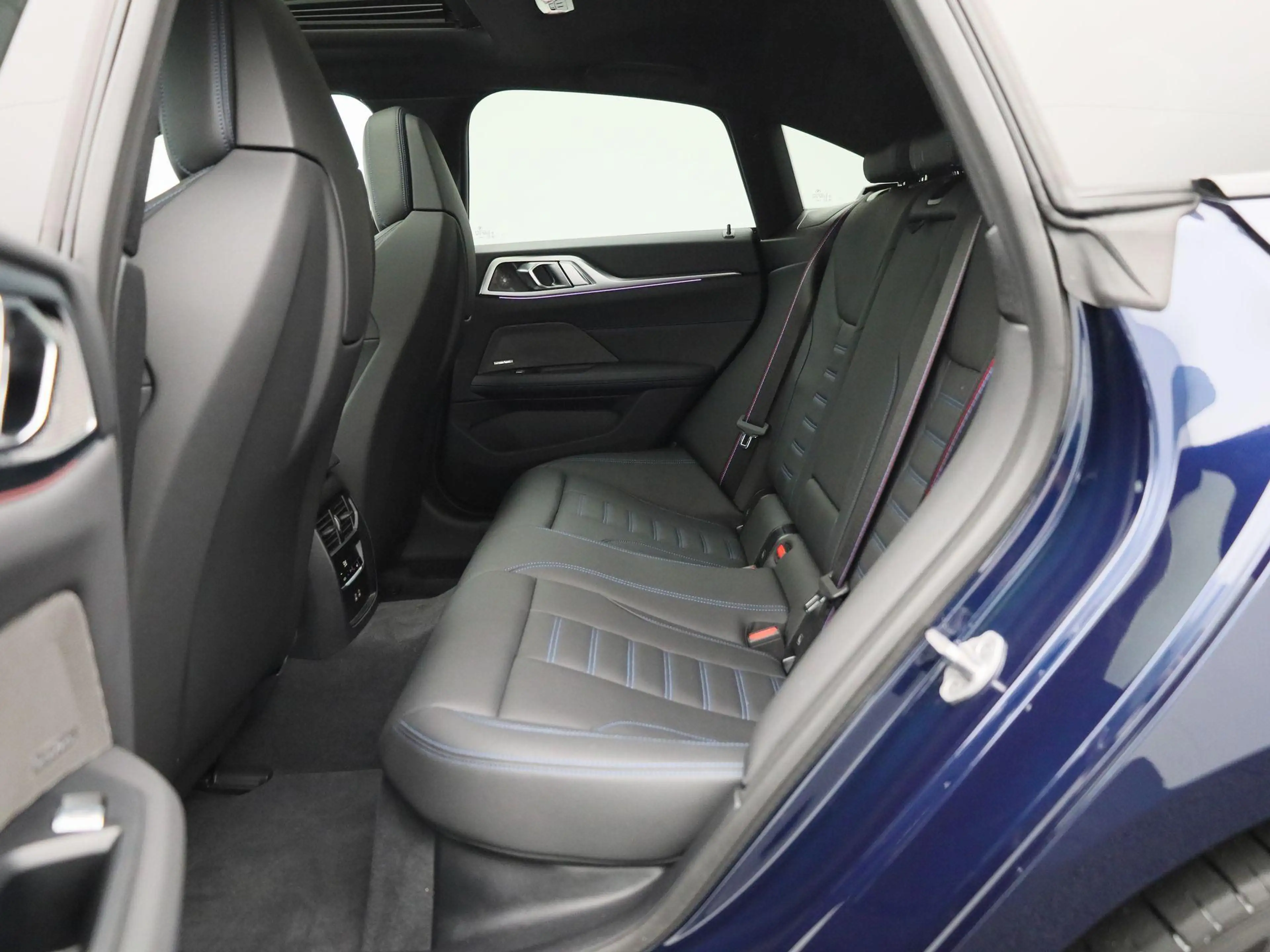 BMW i4 M50 — photo 12