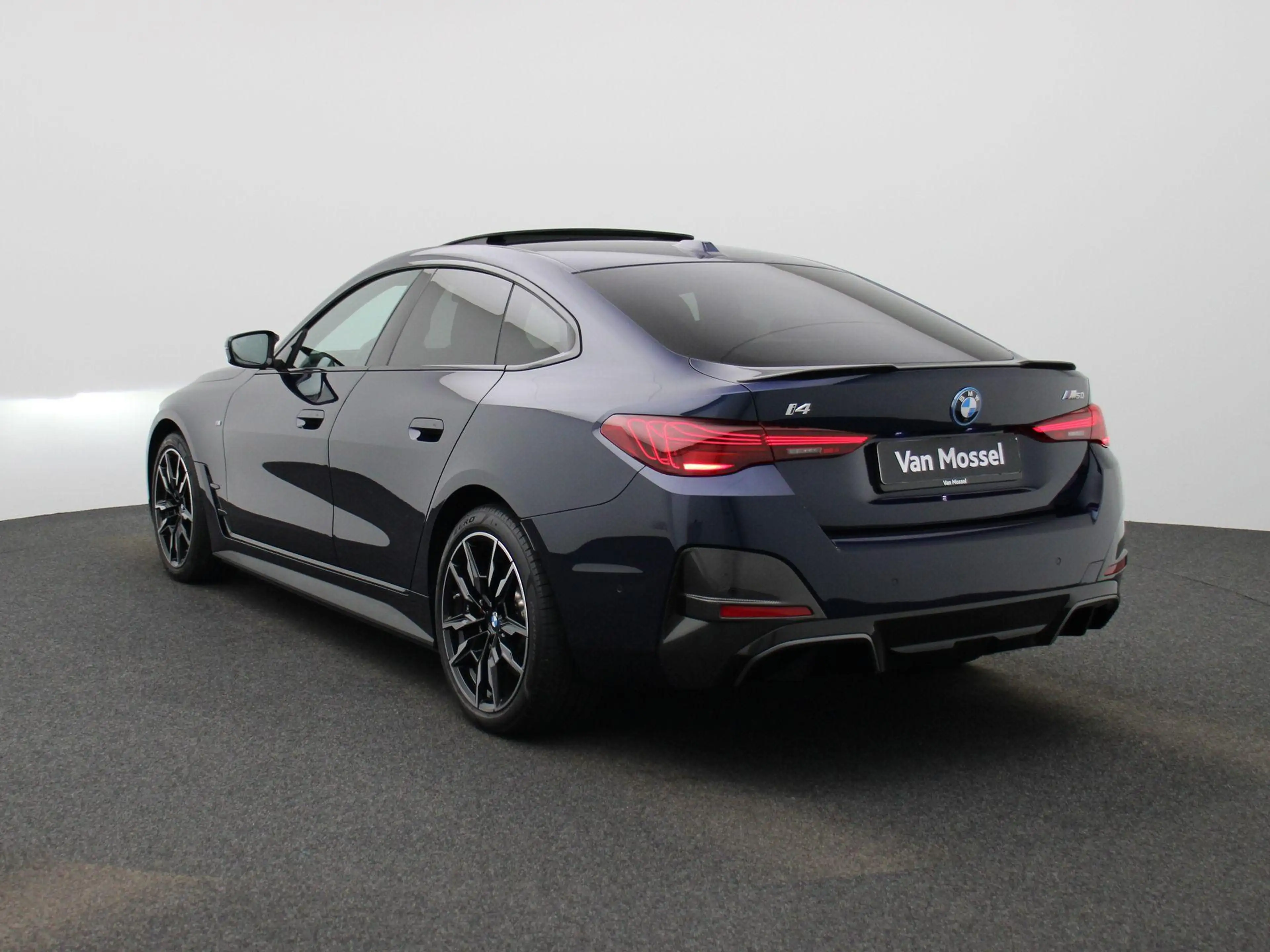 BMW i4 M50 — photo 2
