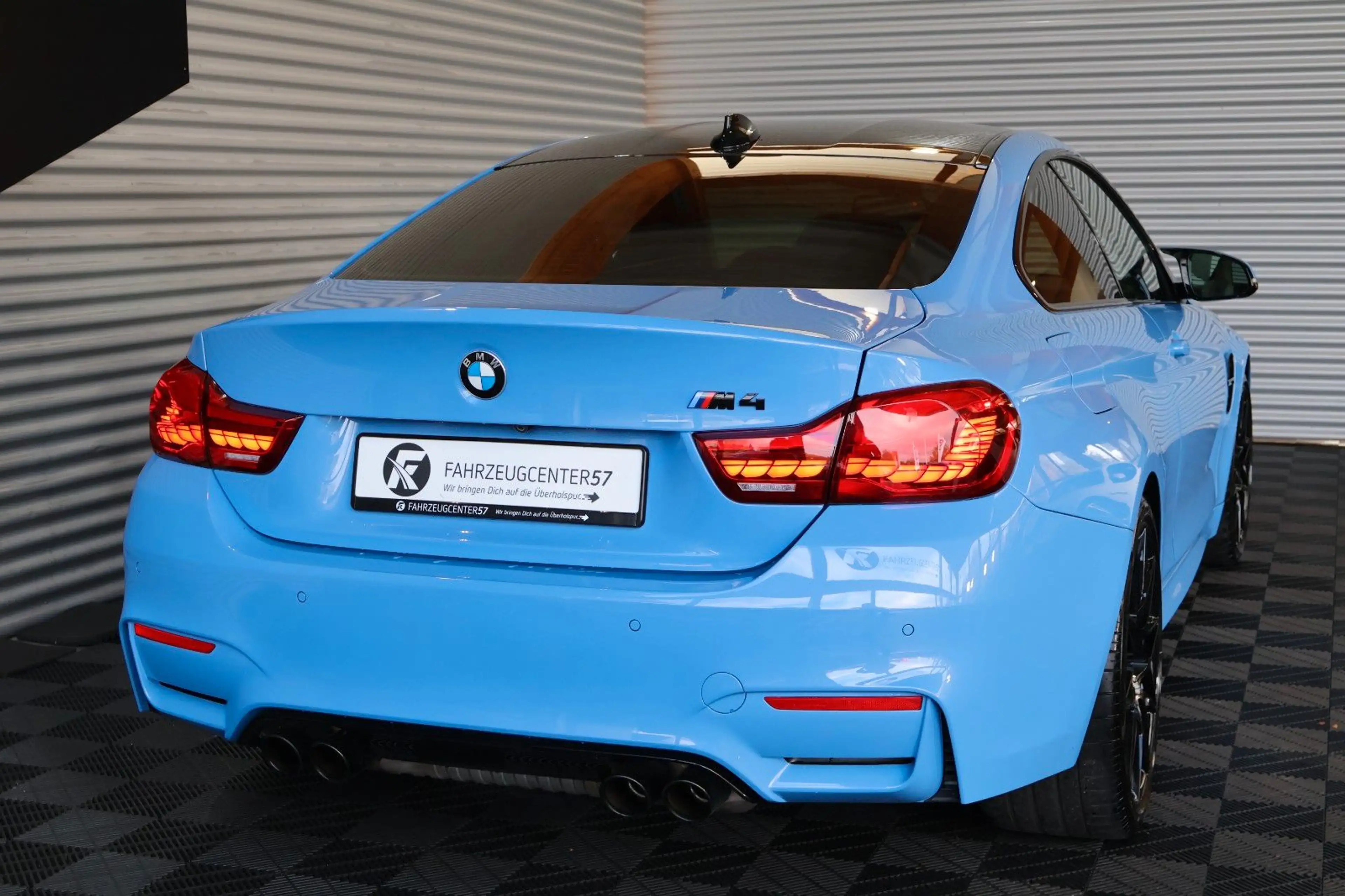 BMW M4 Coupé COMPETITION/HUD/H&K/360°/OLED/CARPLAY — photo 7