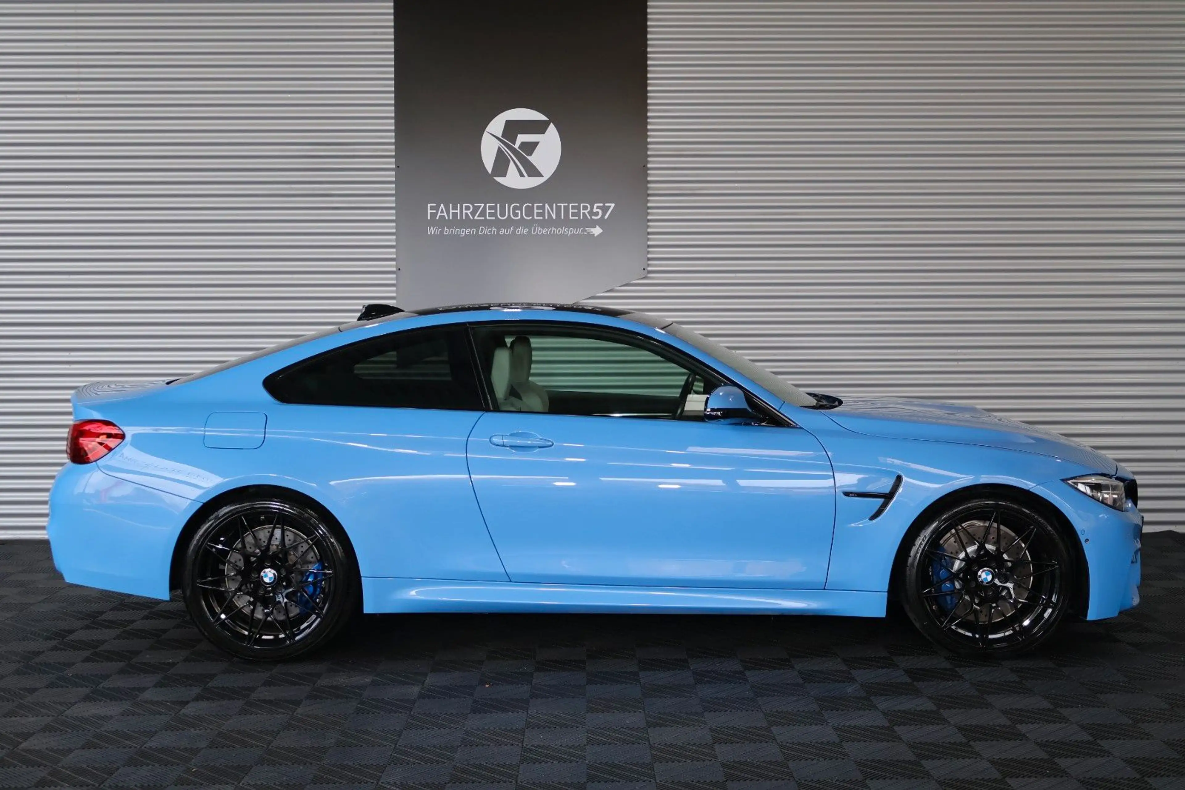 BMW M4 Coupé COMPETITION/HUD/H&K/360°/OLED/CARPLAY — photo 6