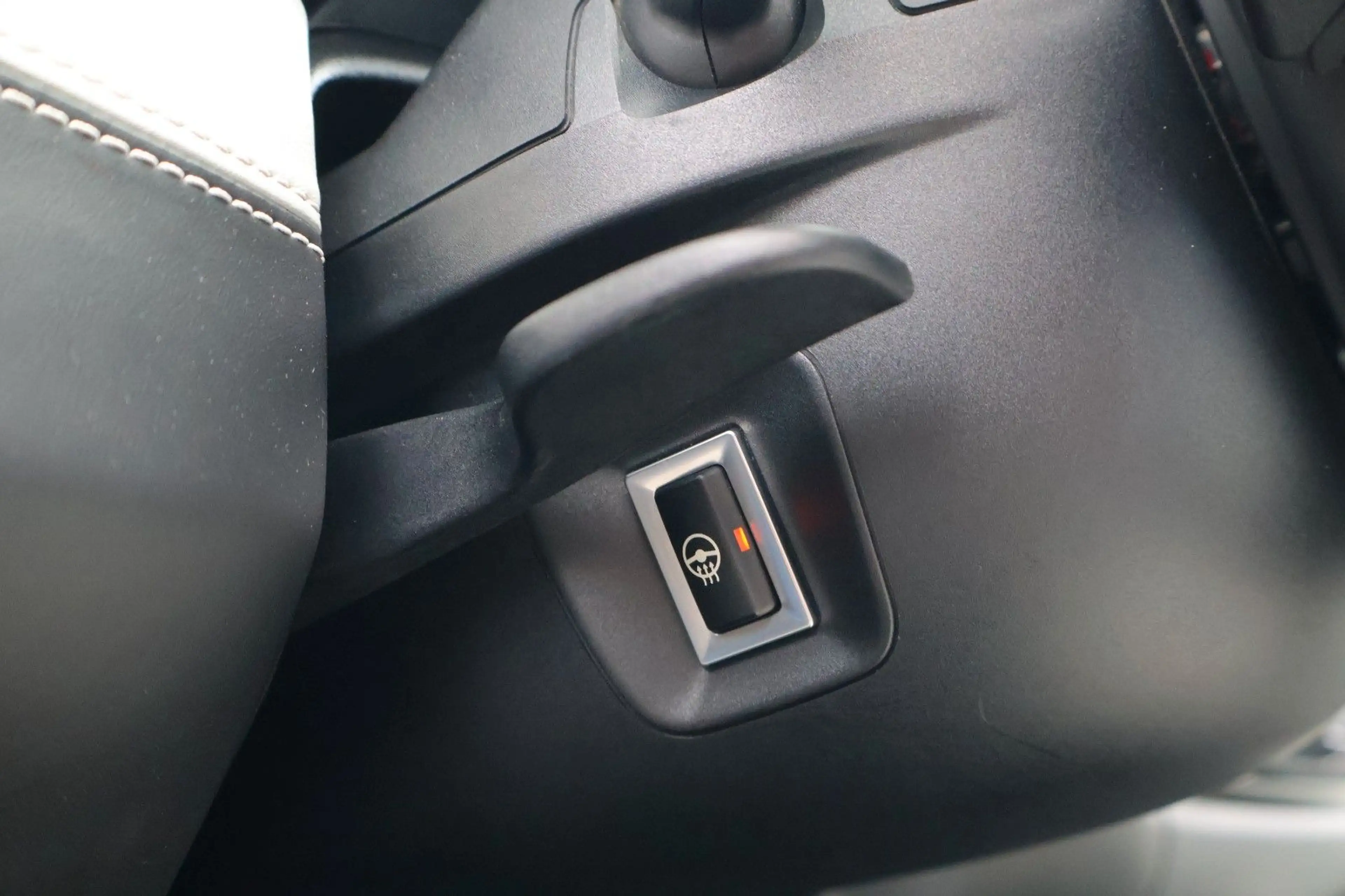 BMW M4 Coupé COMPETITION/HUD/H&K/360°/OLED/CARPLAY — photo 13