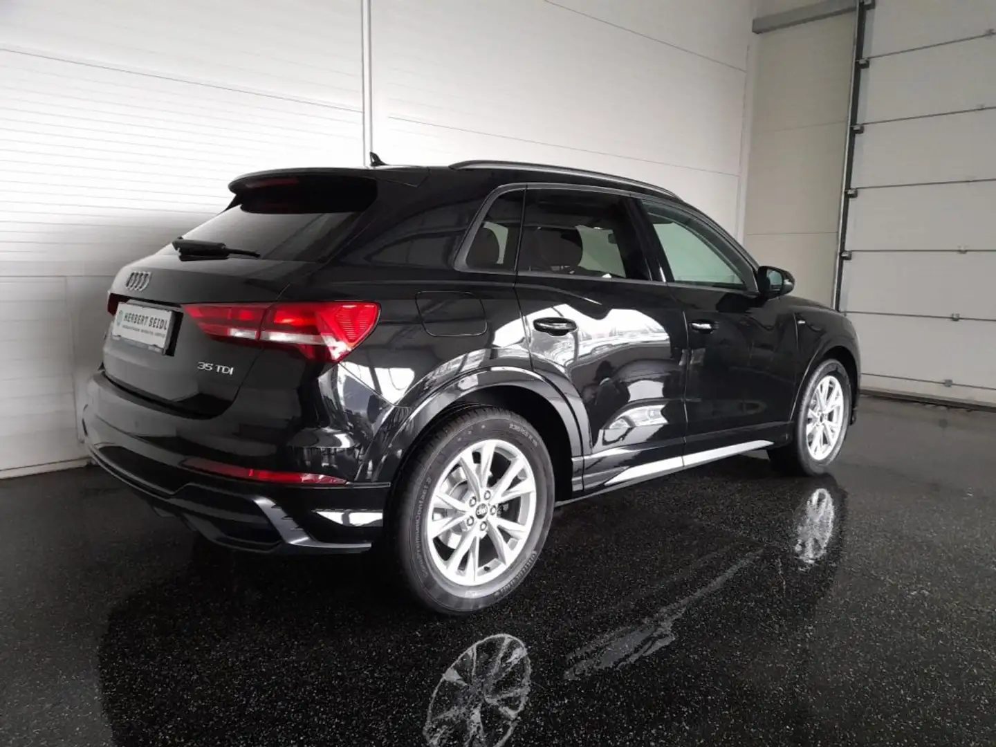 Audi Q3 S-LINE 35 TDI Aut *VOLL-LED / NAVI / VIRTUELL / VOLLLEDER / TEMPOMAT / 2 ZONEN KLIMA / E-KLAPPE* Schwarz - 2