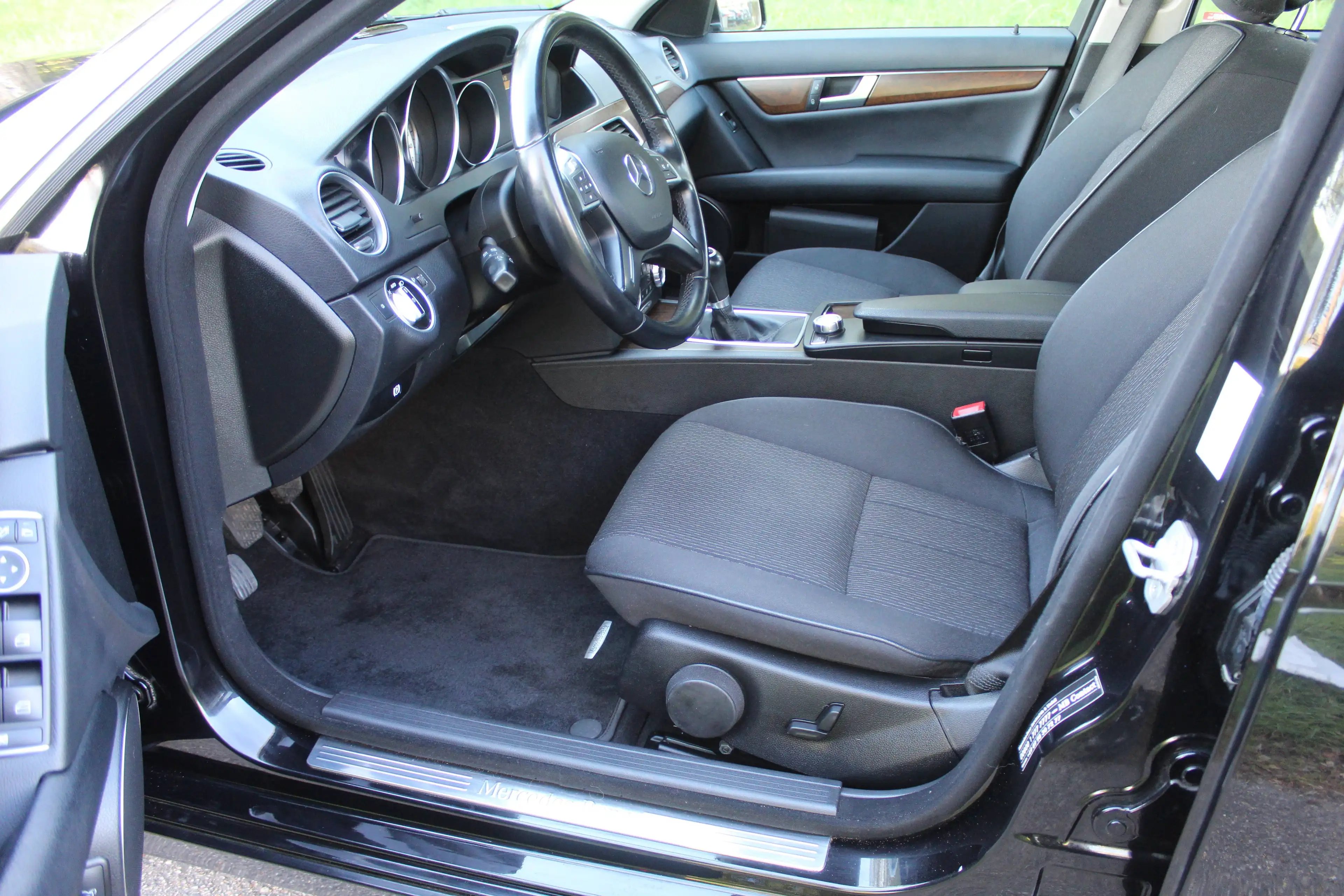 Mercedes-Benz C 180 C 180 CGI BlueEfficiency (204.049) Elegance — photo 11