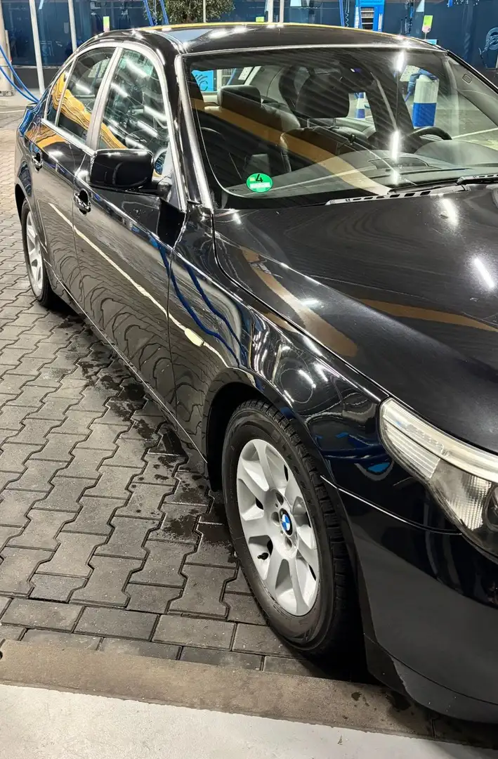 BMW 523 523 523i Executive Zwart - 2