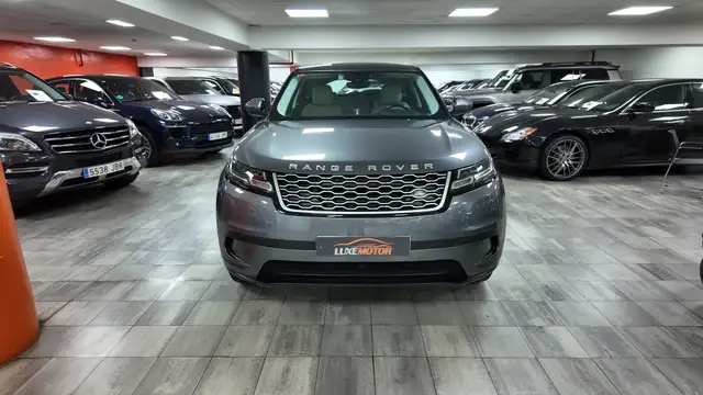 Land Rover Range Rover Velar view 2