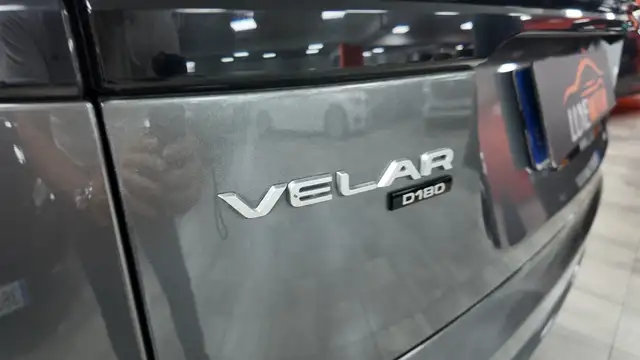 Land Rover Range Rover Velar view 13