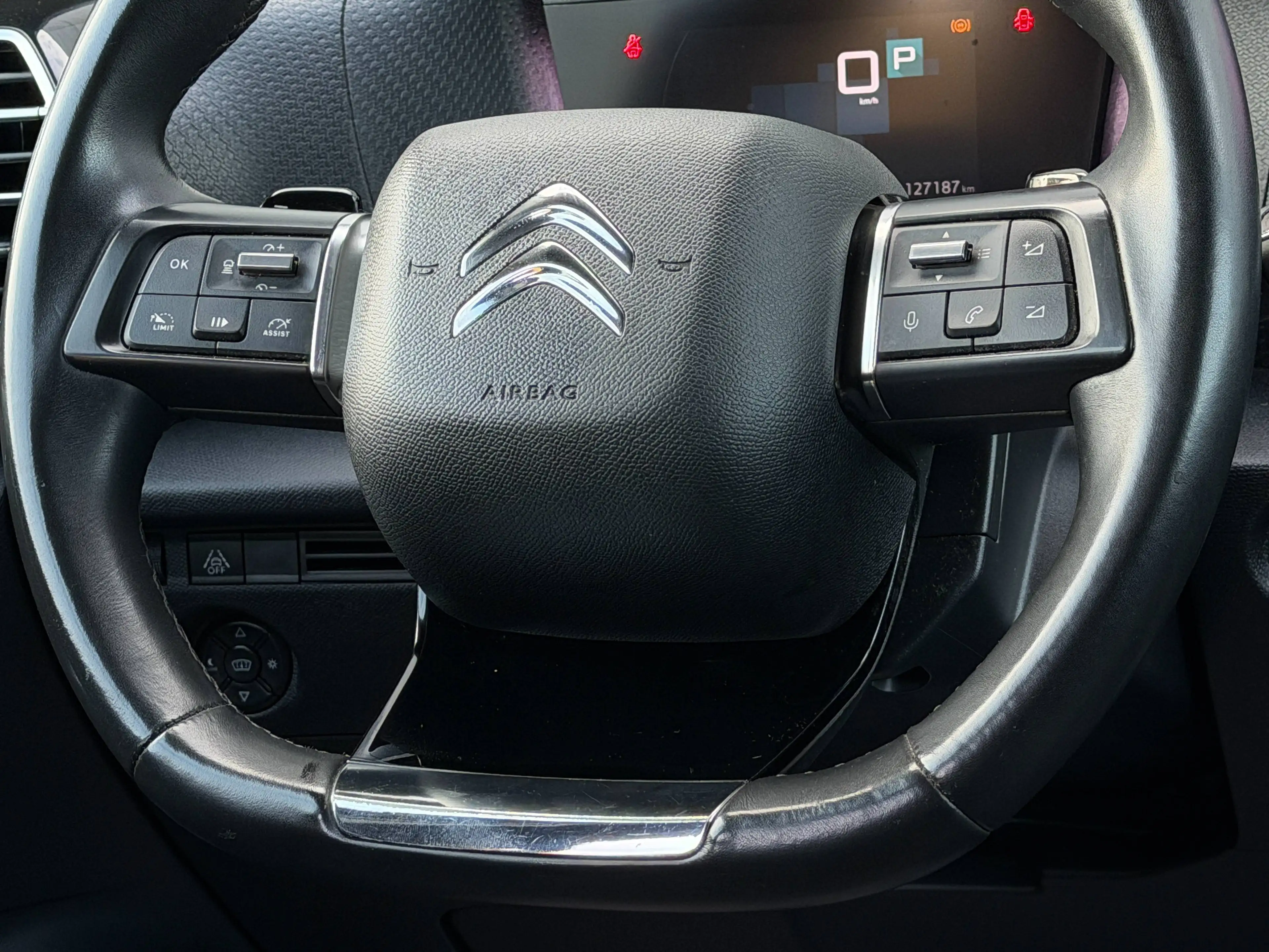 Citroen C4 C4 1.5 BlueHDi*BOITE AUTOMATIQUE*CARPLAY*CAMERA*CRUISE ADATATIVE*CLIM BIZONE*LINE ASSIST*GARANTIE 12 MOIS — photo 11