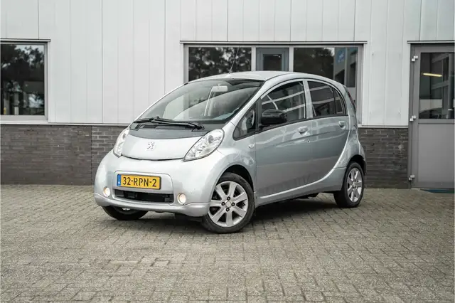 Peugeot iOn Active