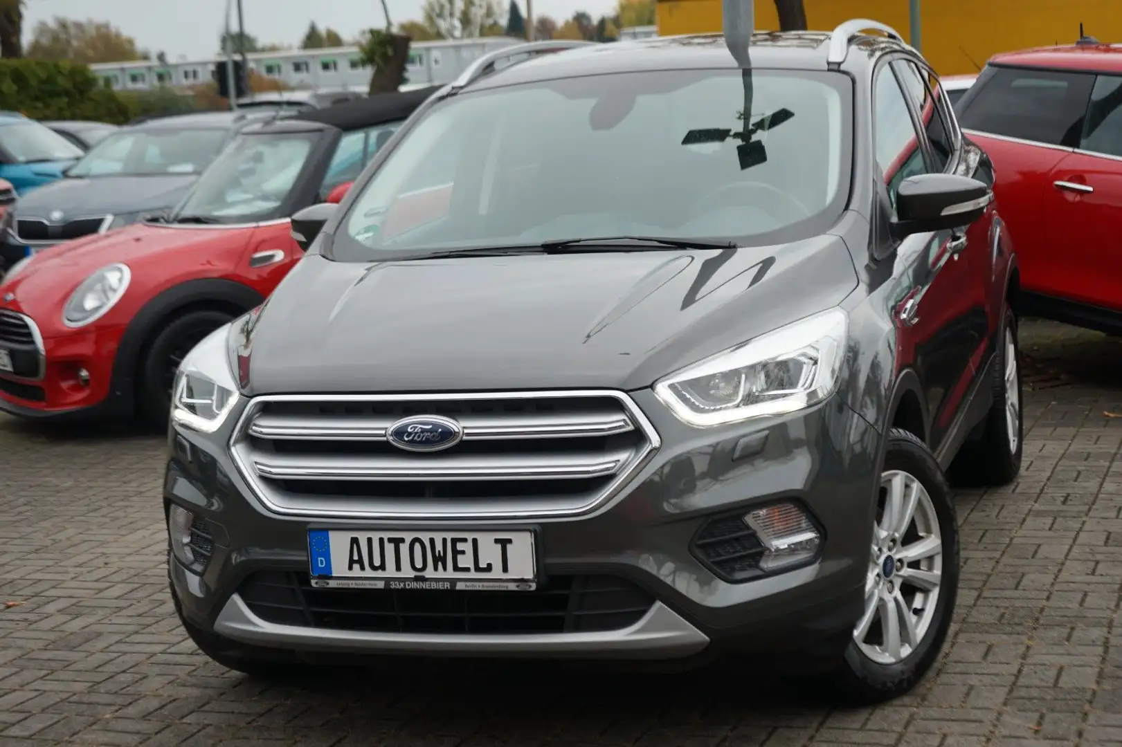 Ford Kuga 1,5 EcoBoost 4x2 110kW COOL & CONNECT Grau - 1