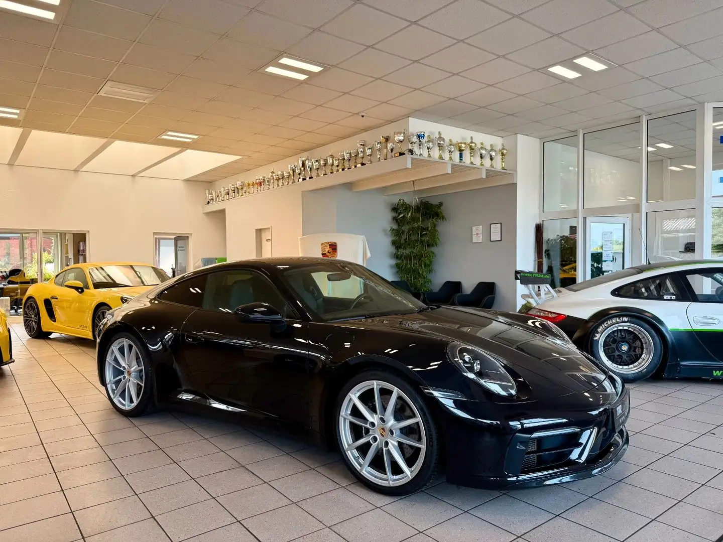 Porsche 992 911 992 Carrera 4S SportDesign/ACC/SCP/APPROVED Schwarz - 1