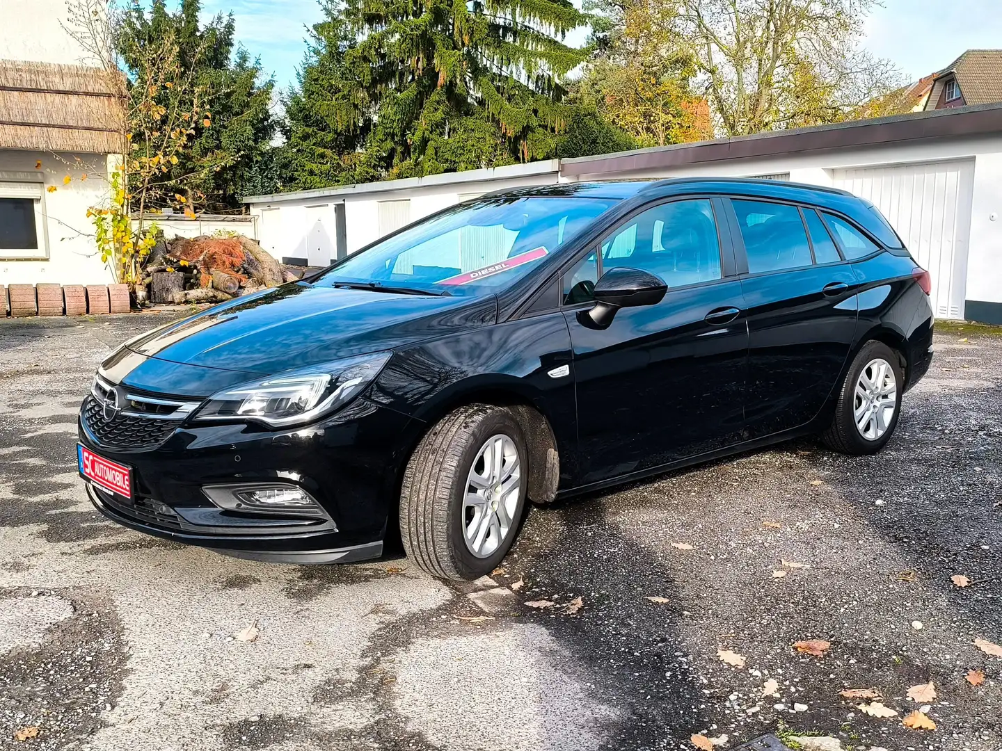 Opel Astra 1.6 CDTi Automatik*PDC*AHK*SZ+LHz*BT*Navi*uvm Schwarz - 2