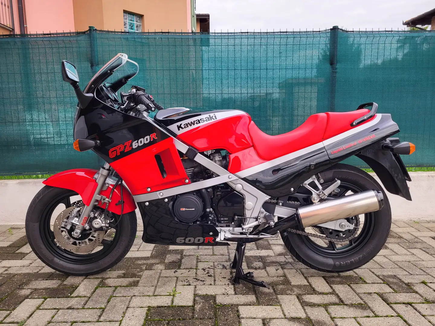 Kawasaki GPZ 600 ZX 600 A Red - 1