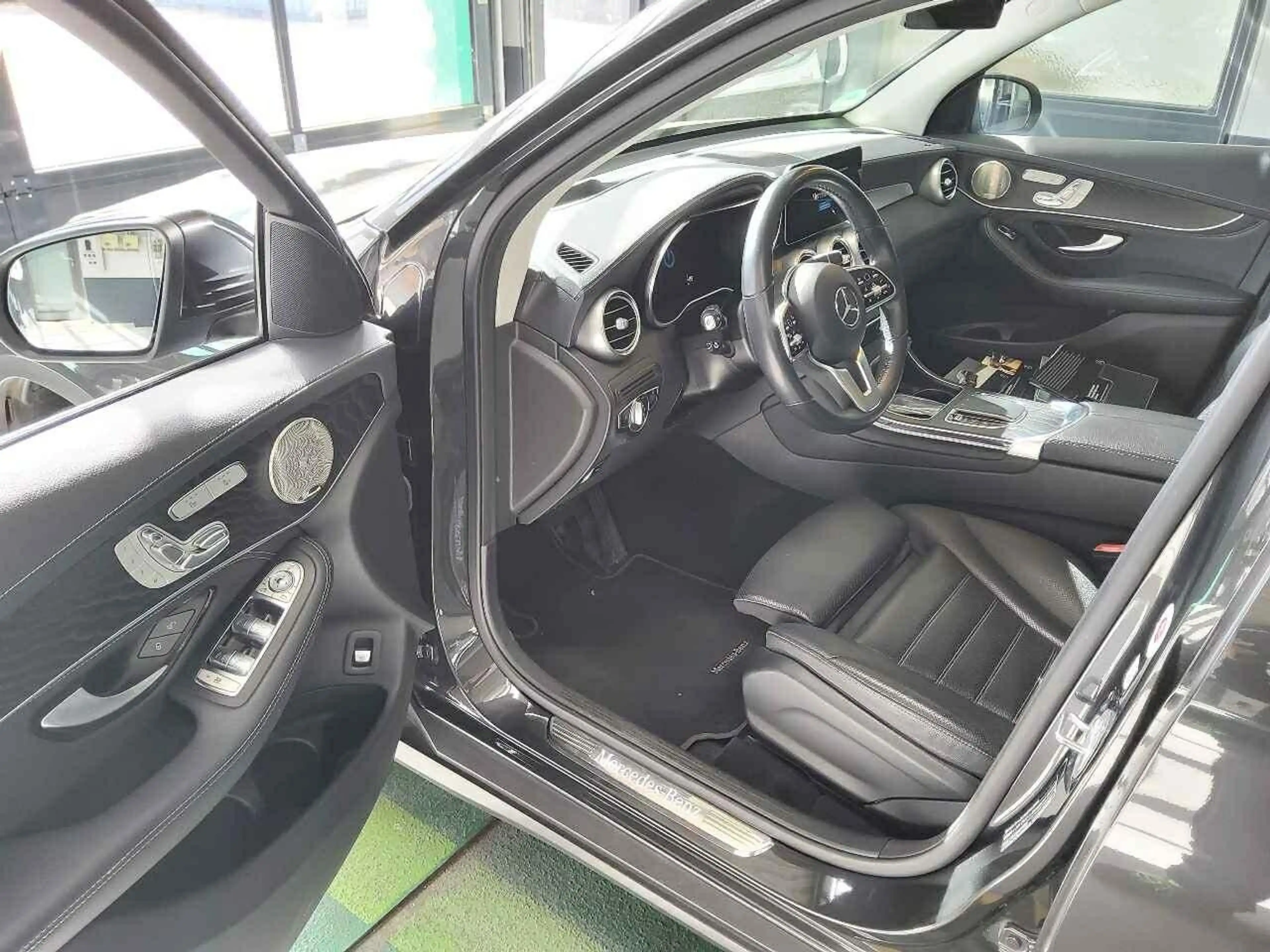 Mercedes-Benz GLC 300 de 4Matic HEAD Up AHK Burmester Voll — photo 6