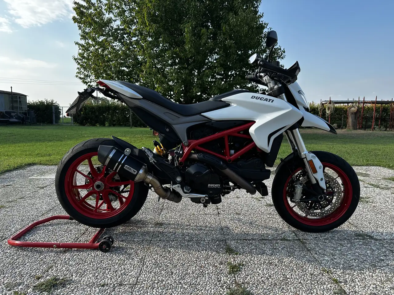 Ducati Hypermotard 939