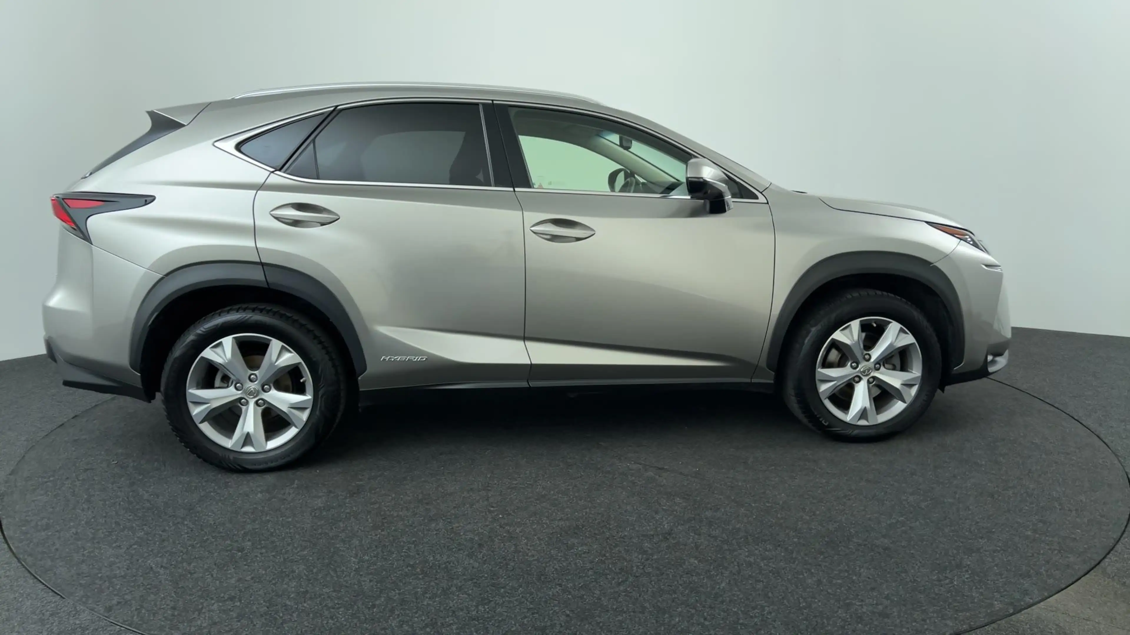 Lexus NX 300h AWD President Line — photo 6