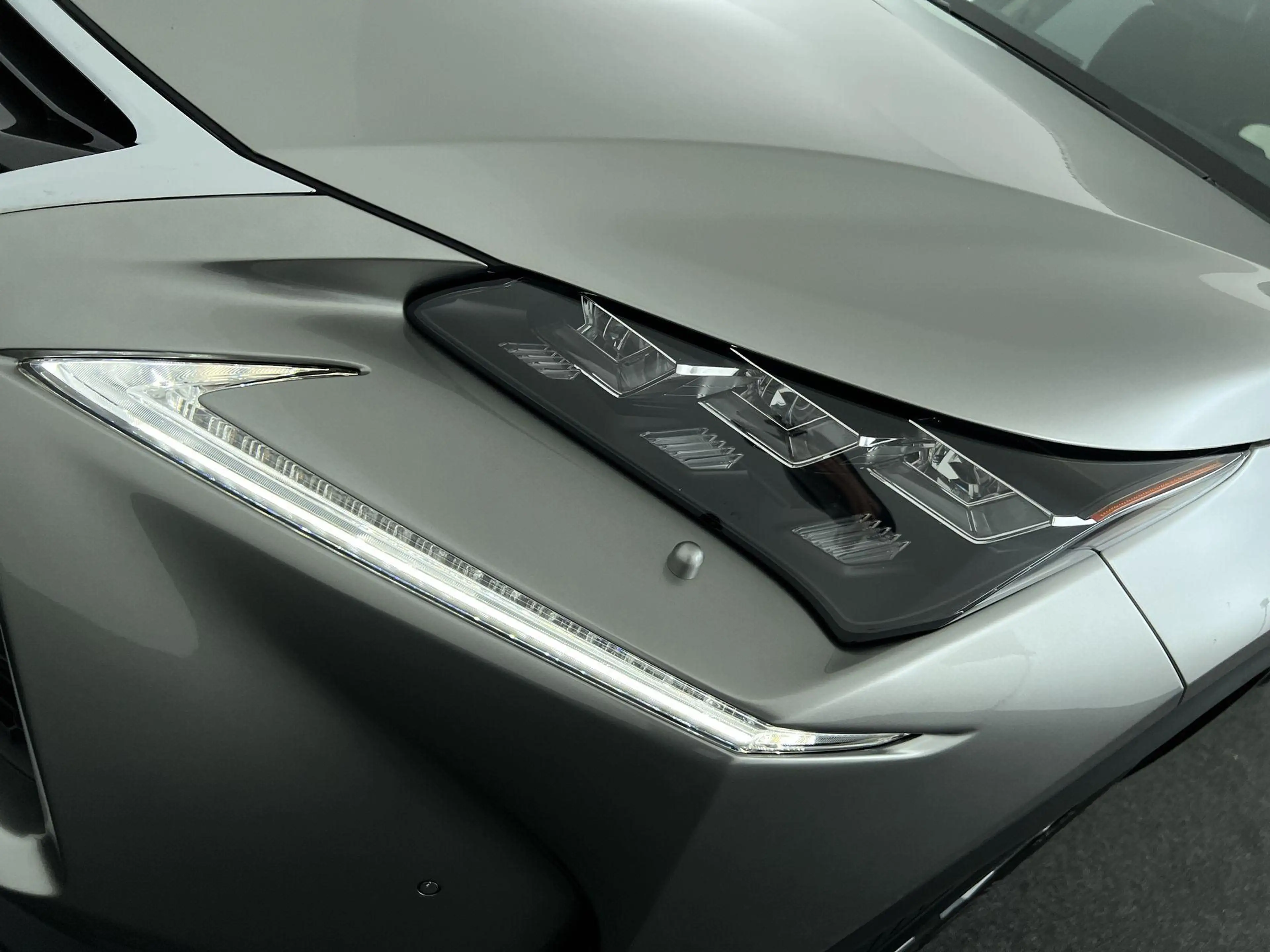 Lexus NX 300h AWD President Line — photo 9
