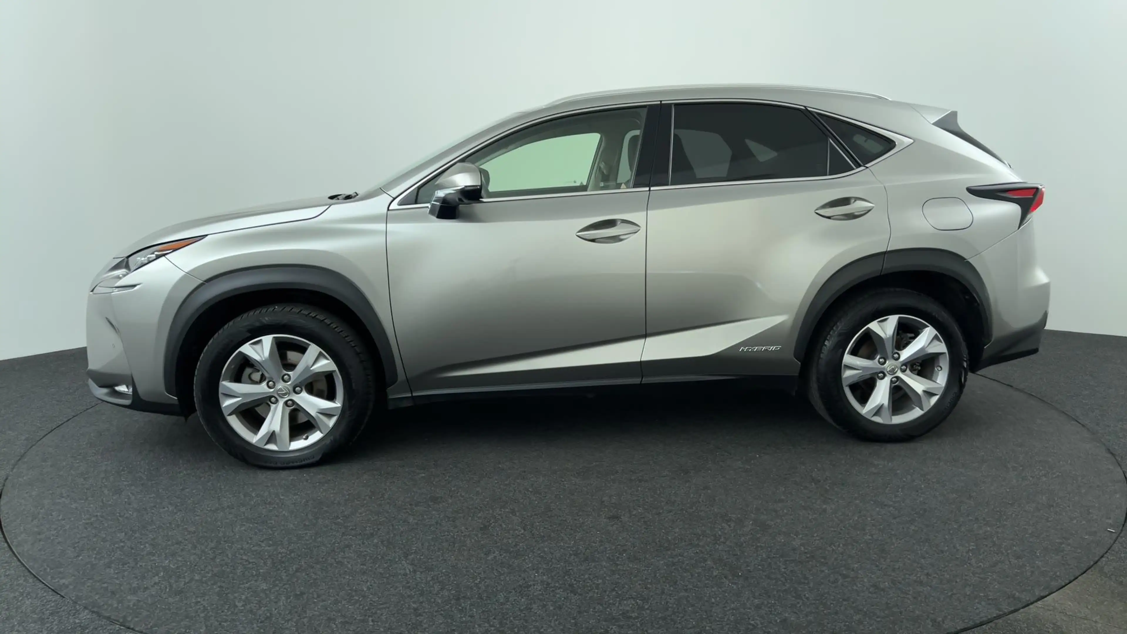 Lexus NX 300h AWD President Line — photo 2