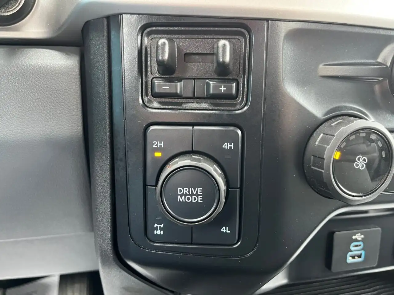 Ford F 350 снимка Ford F 350