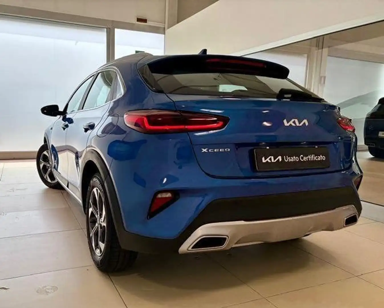 Kia XCeed 1.0 T-GDi Urban Modrá - 2
