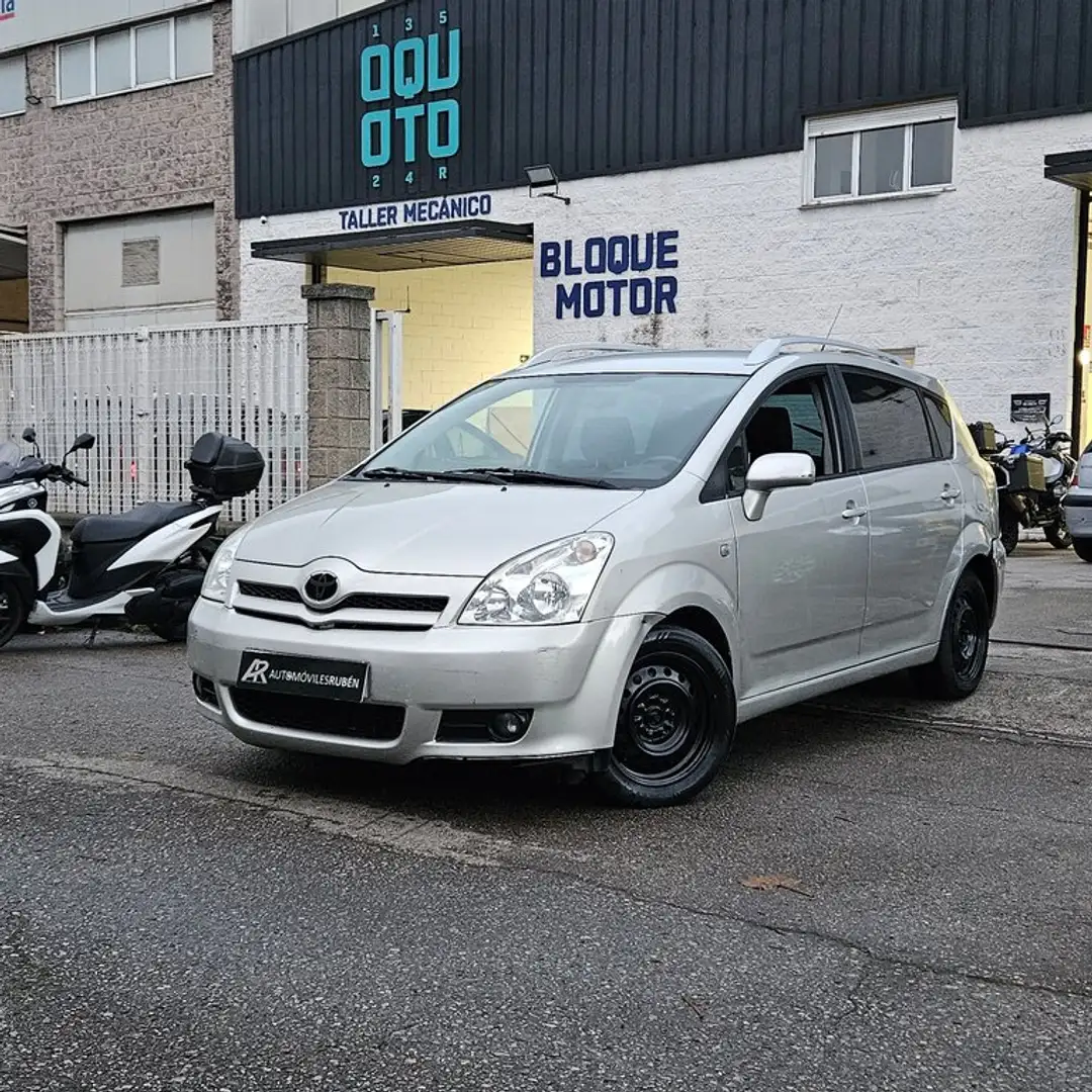 Toyota Corolla Cross 2.2 D-4D 136cv Luna Grijs - 2